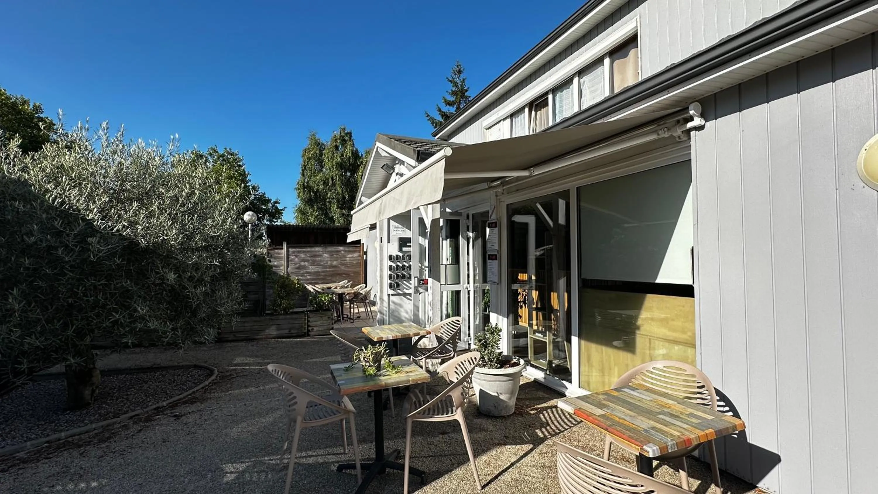 Property building in Fasthotel Laval