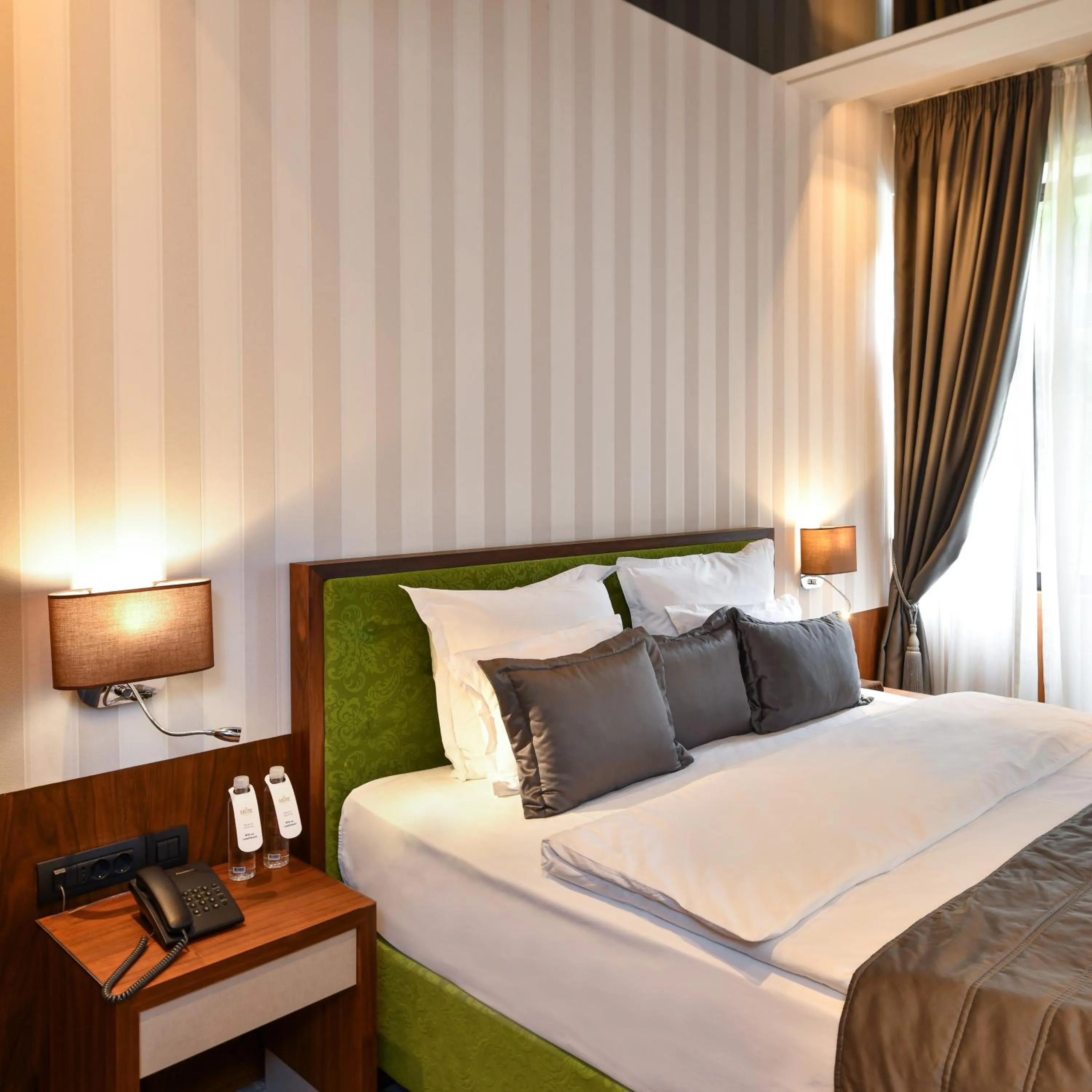 Bedroom, Bed in Heritage Hotel Krone