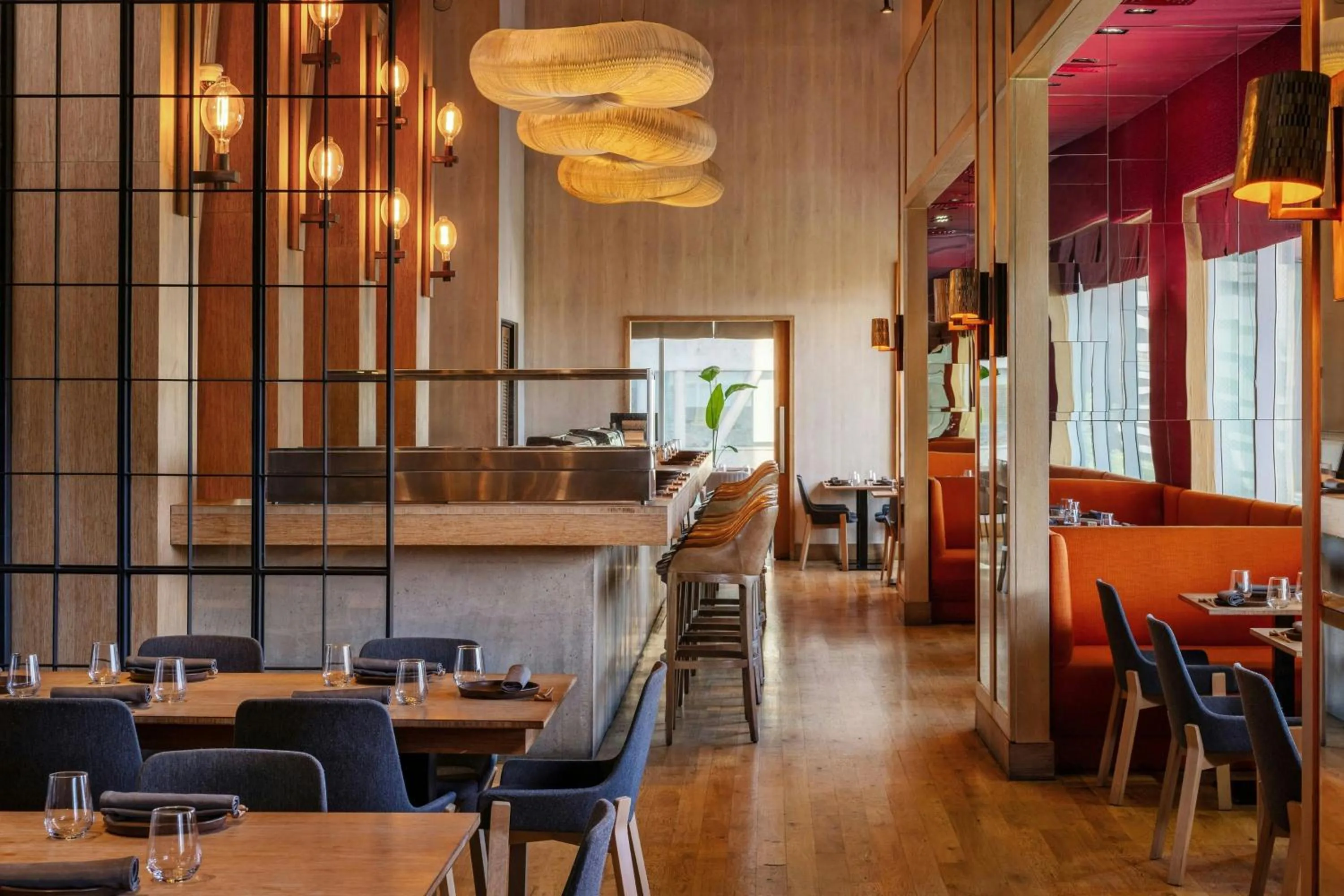 Restaurant/places to eat in W Santiago