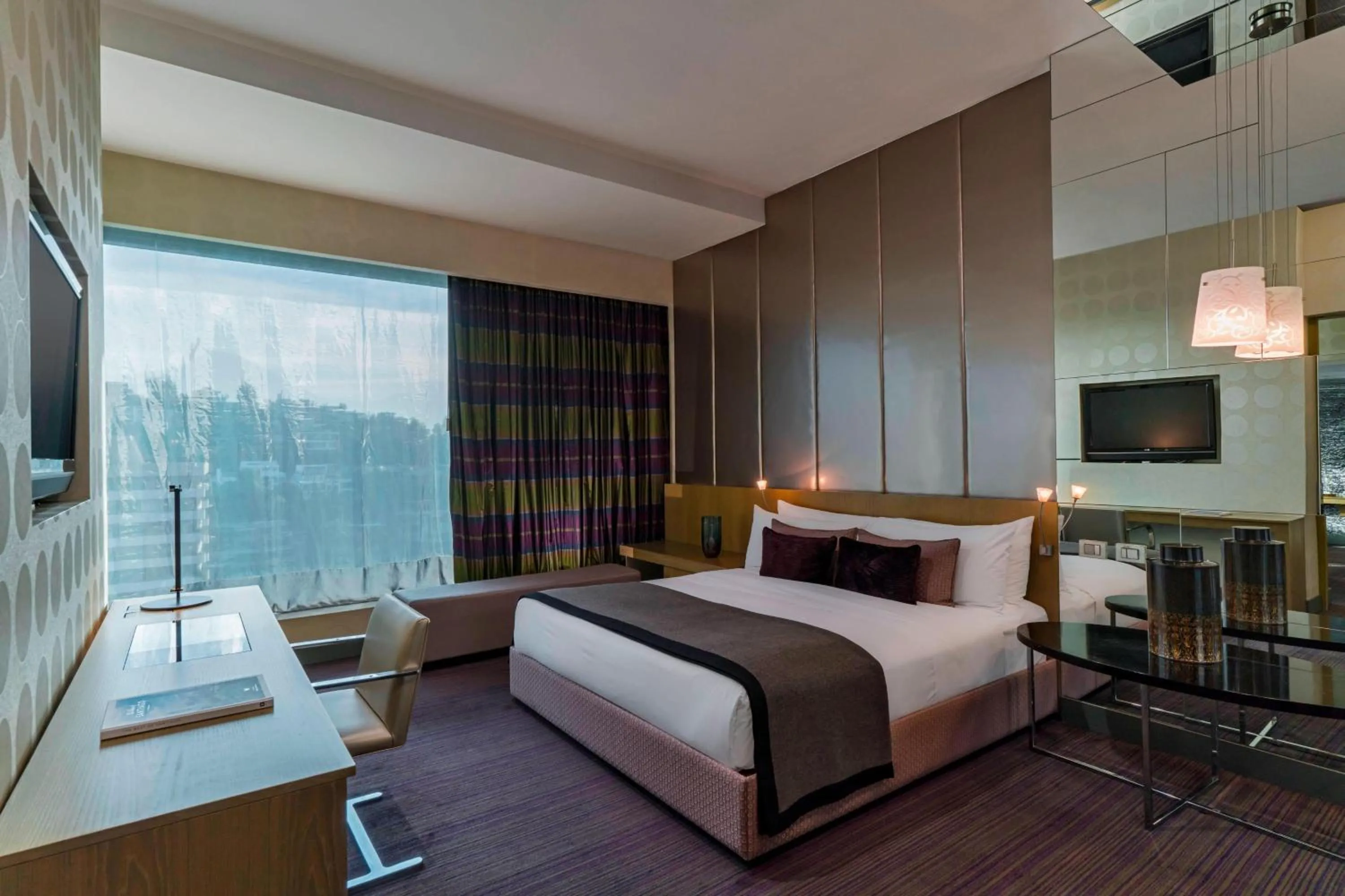 Photo of the whole room, Bed in W Santiago