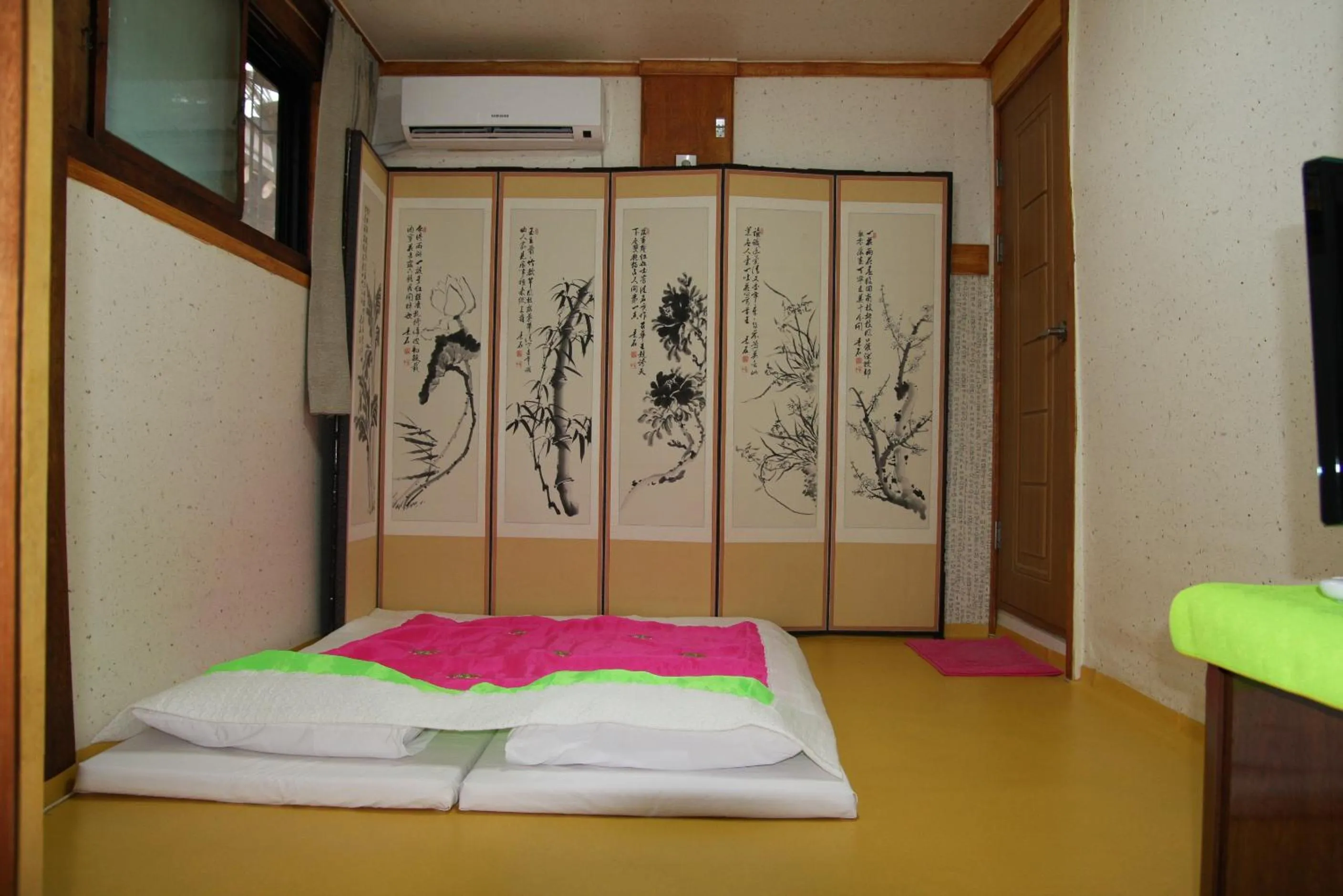 Bed in Dajayon Hanok Stay