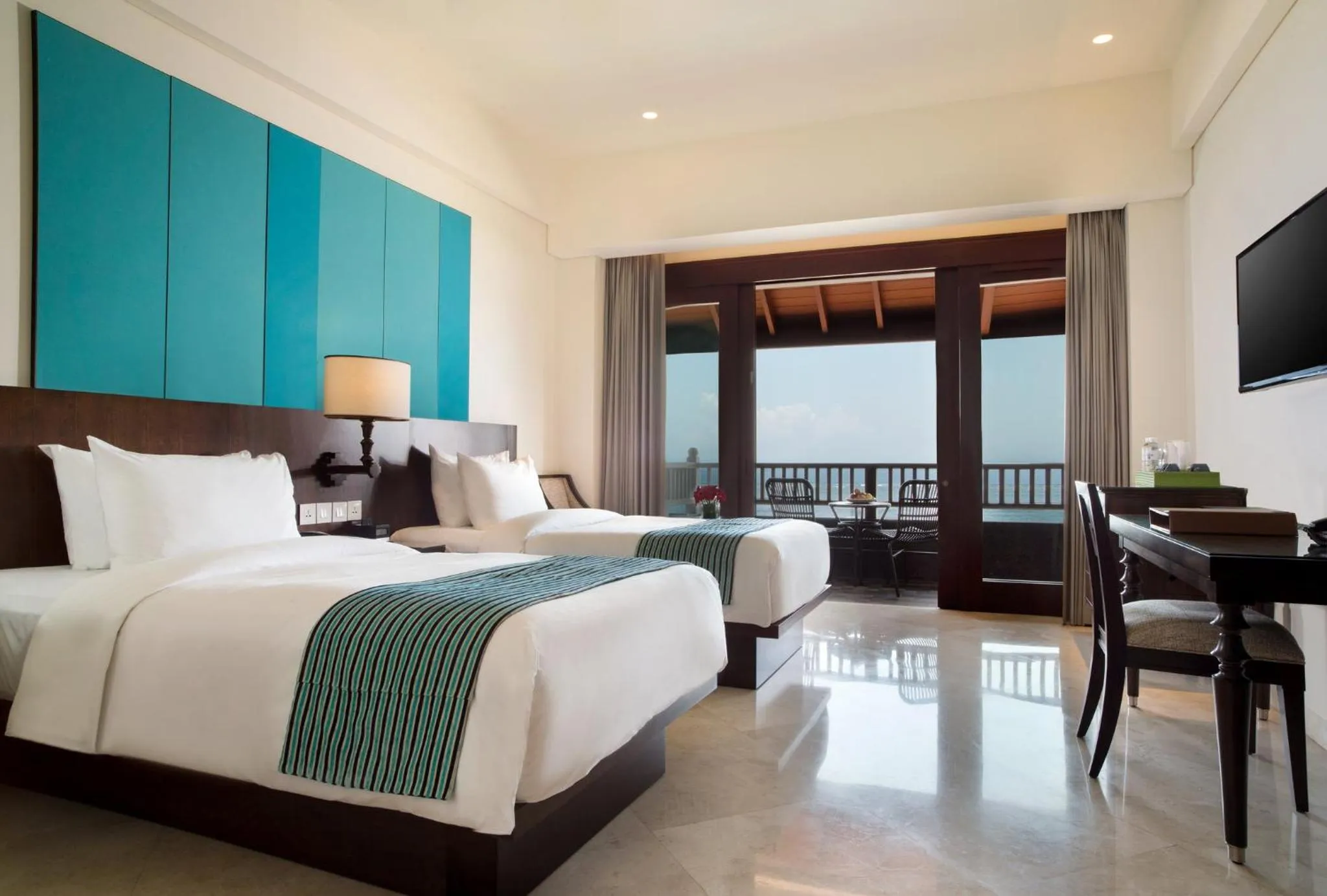 Photo of the whole room, Bed in Holiday Inn Resort Bali Nusa Dua by IHG