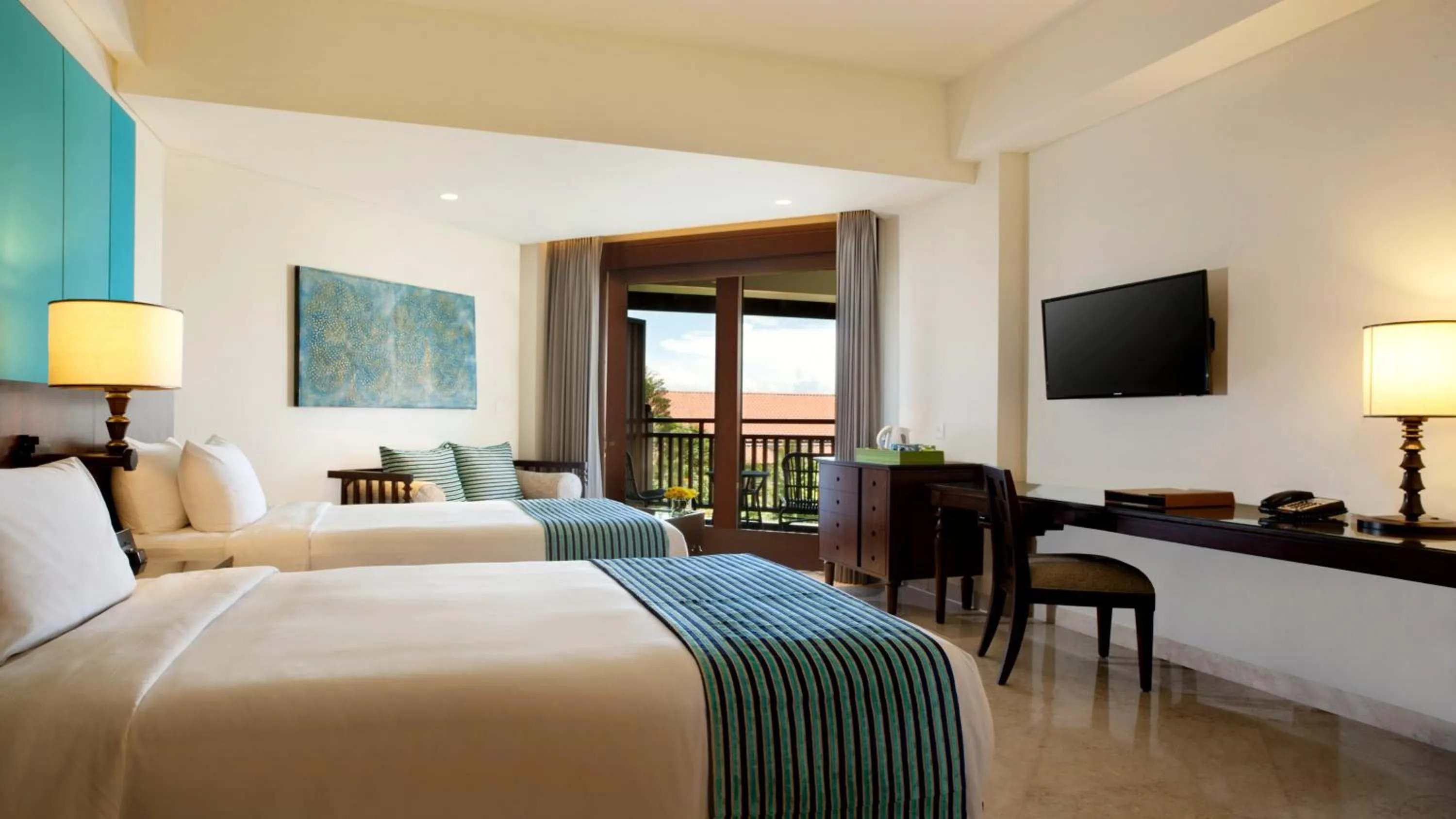 Photo of the whole room, Bed in Holiday Inn Resort Bali Nusa Dua by IHG