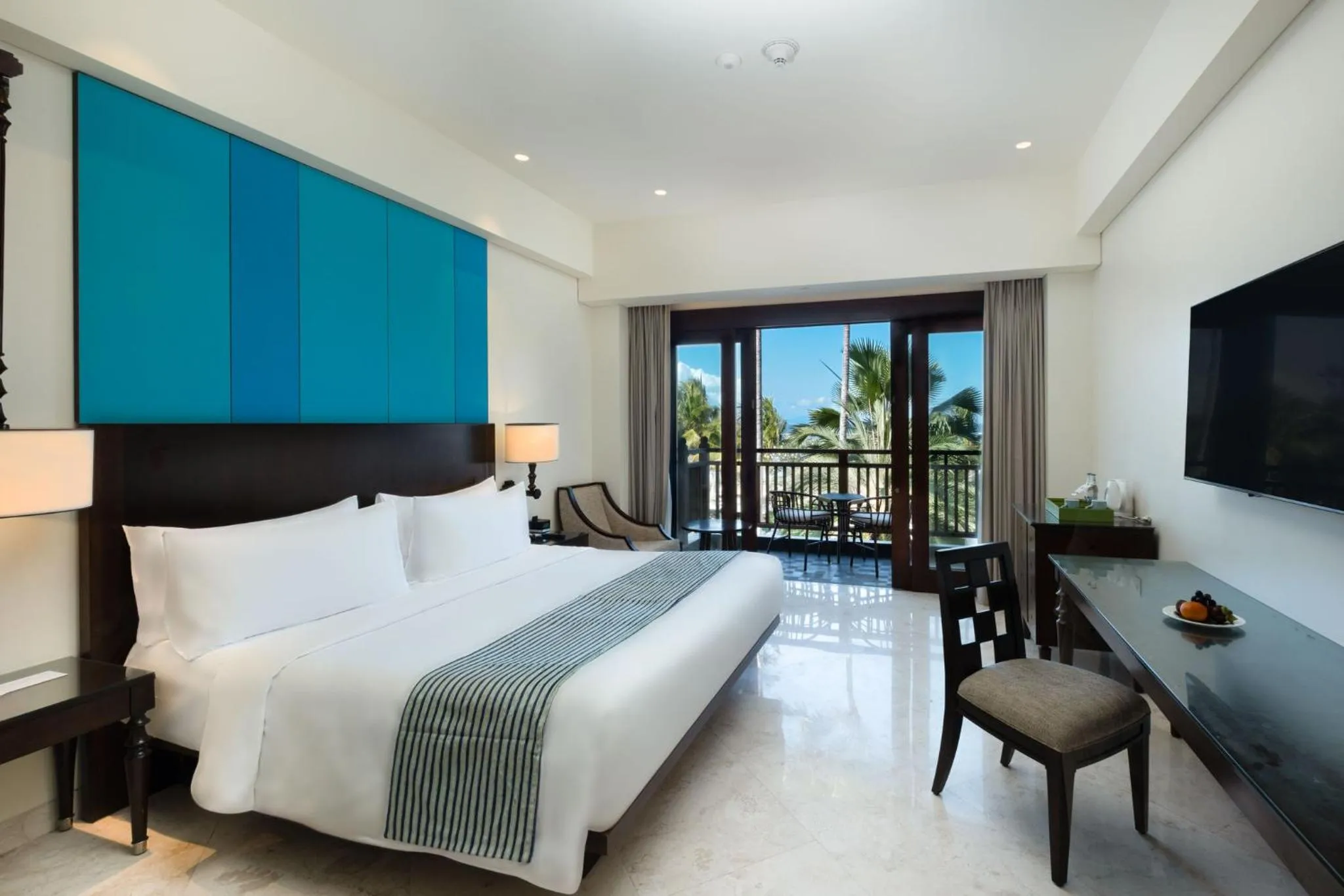Photo of the whole room, Bed in Holiday Inn Resort Bali Nusa Dua by IHG