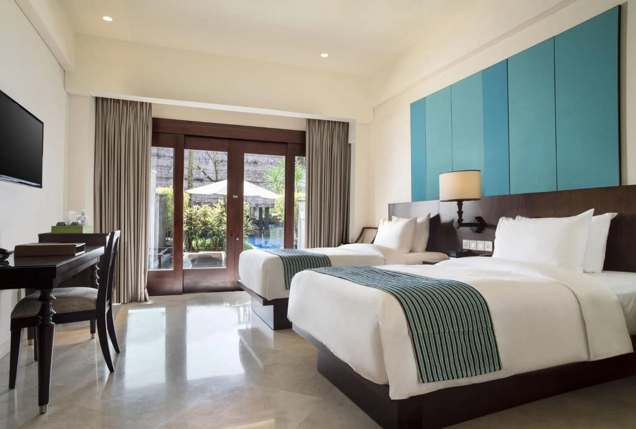 Photo of the whole room, Bed in Holiday Inn Resort Bali Nusa Dua by IHG