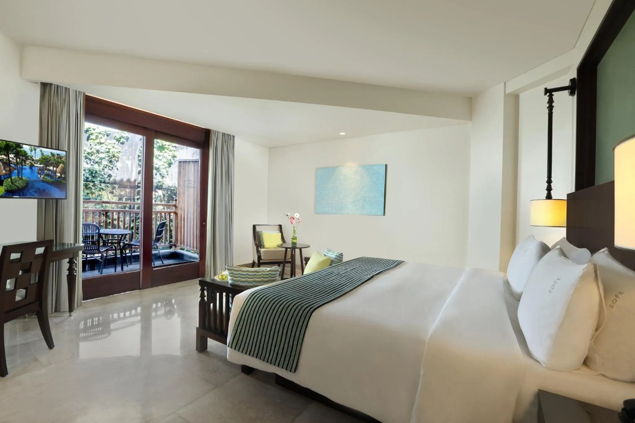 Photo of the whole room, Bed in Holiday Inn Resort Bali Nusa Dua by IHG
