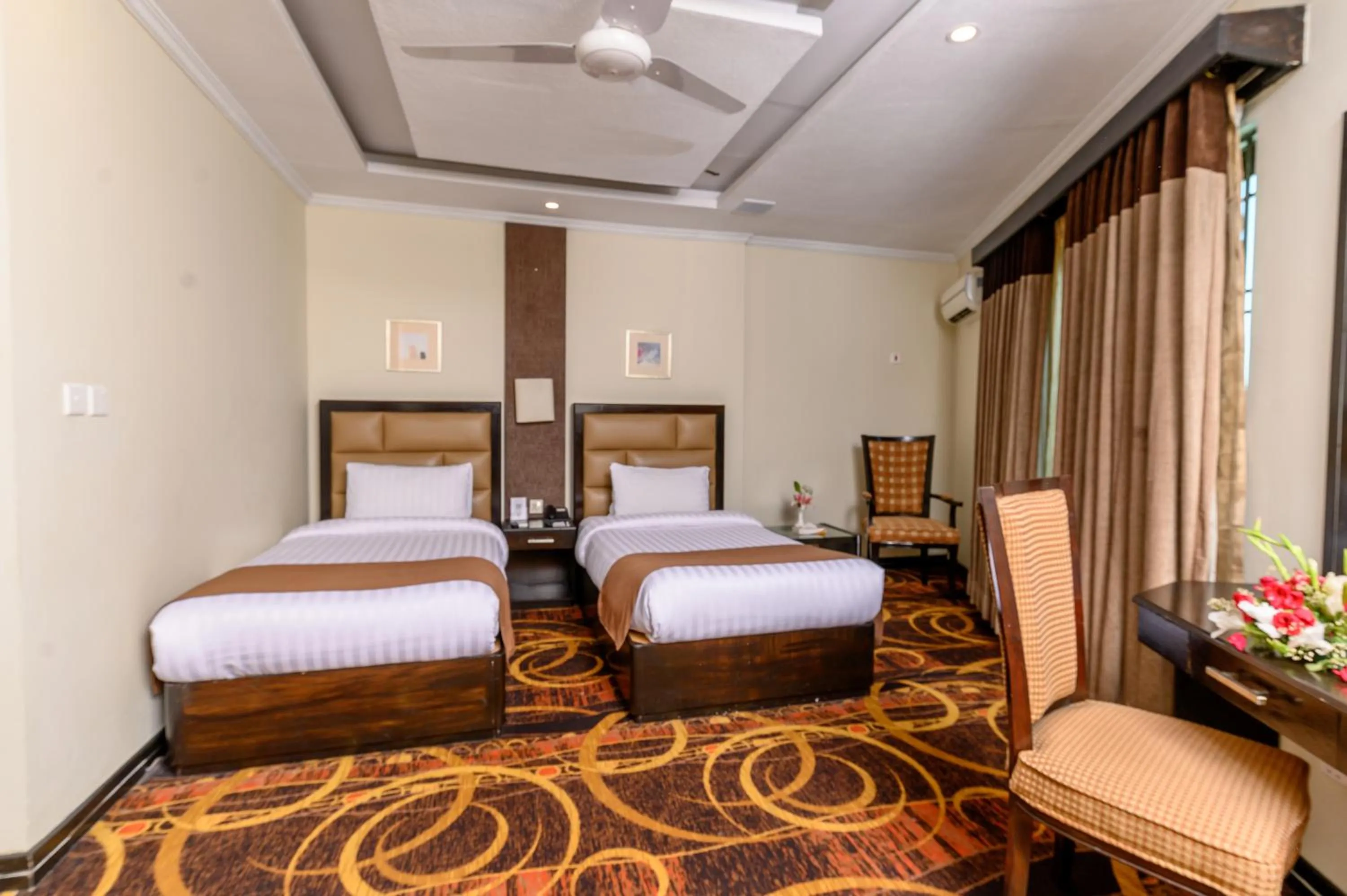 Bedroom, Bed in Hotel One Abbottabad