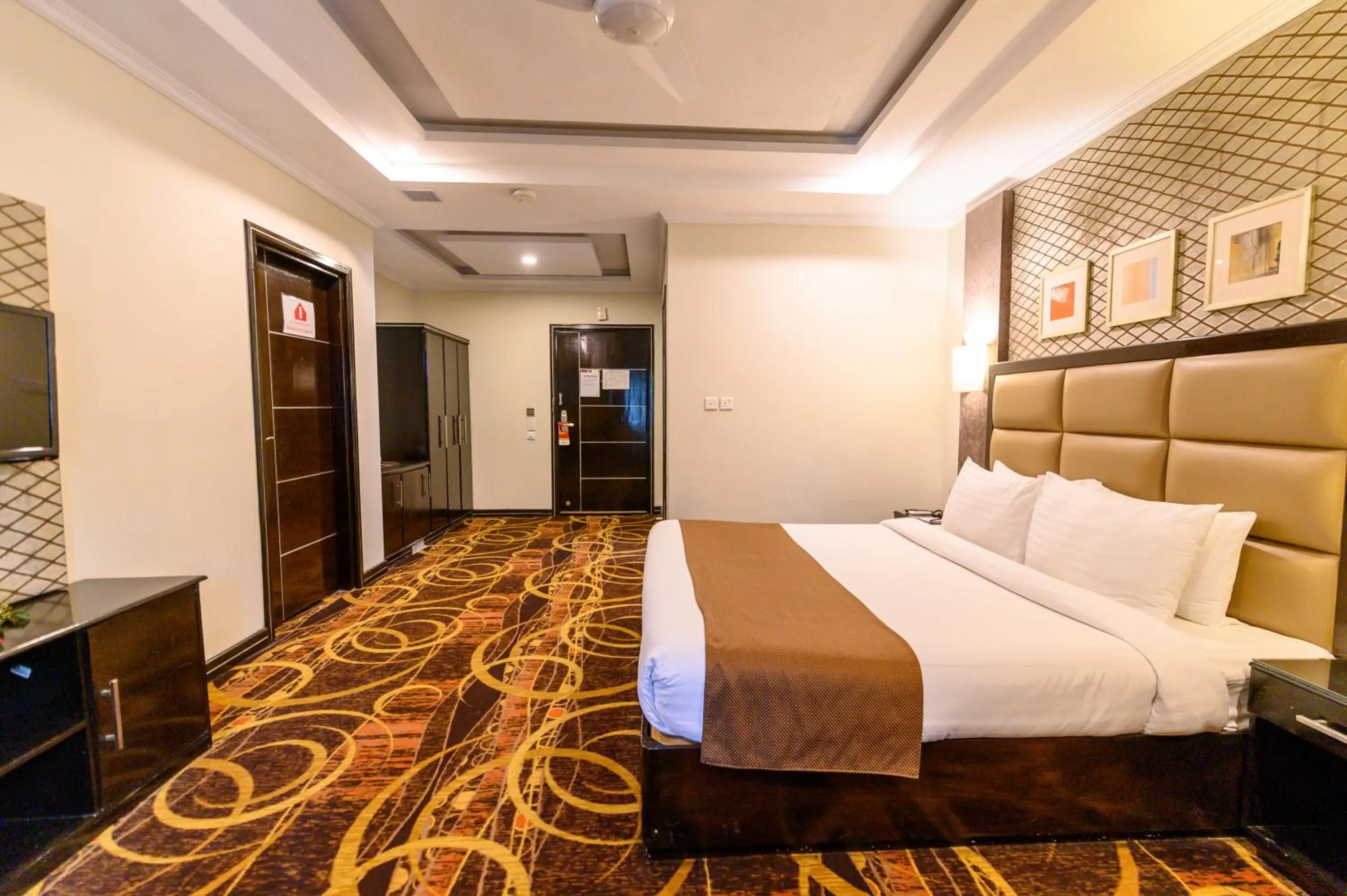 Bedroom, Bed in Hotel One Abbottabad