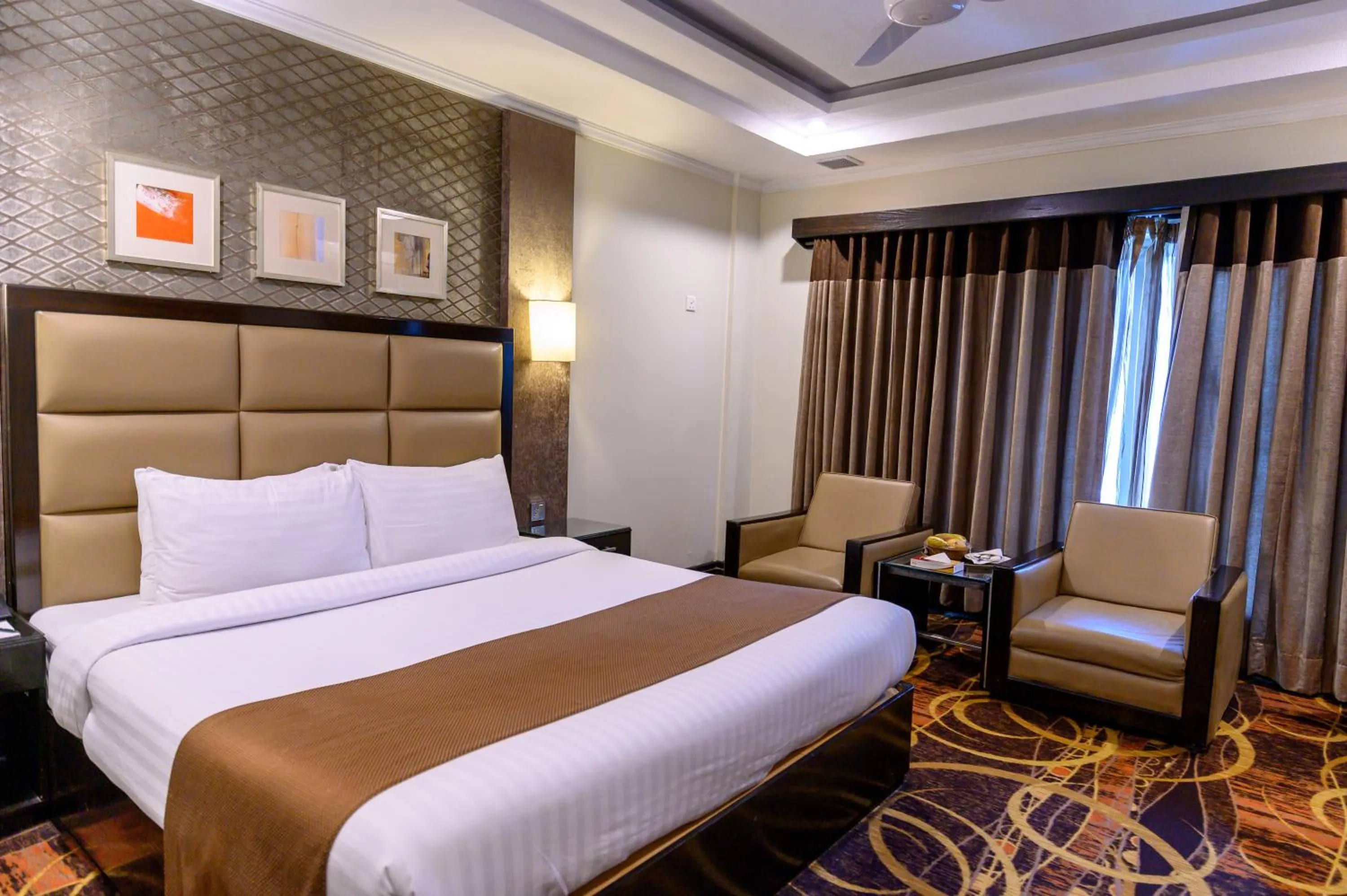 Bedroom, Bed in Hotel One Abbottabad