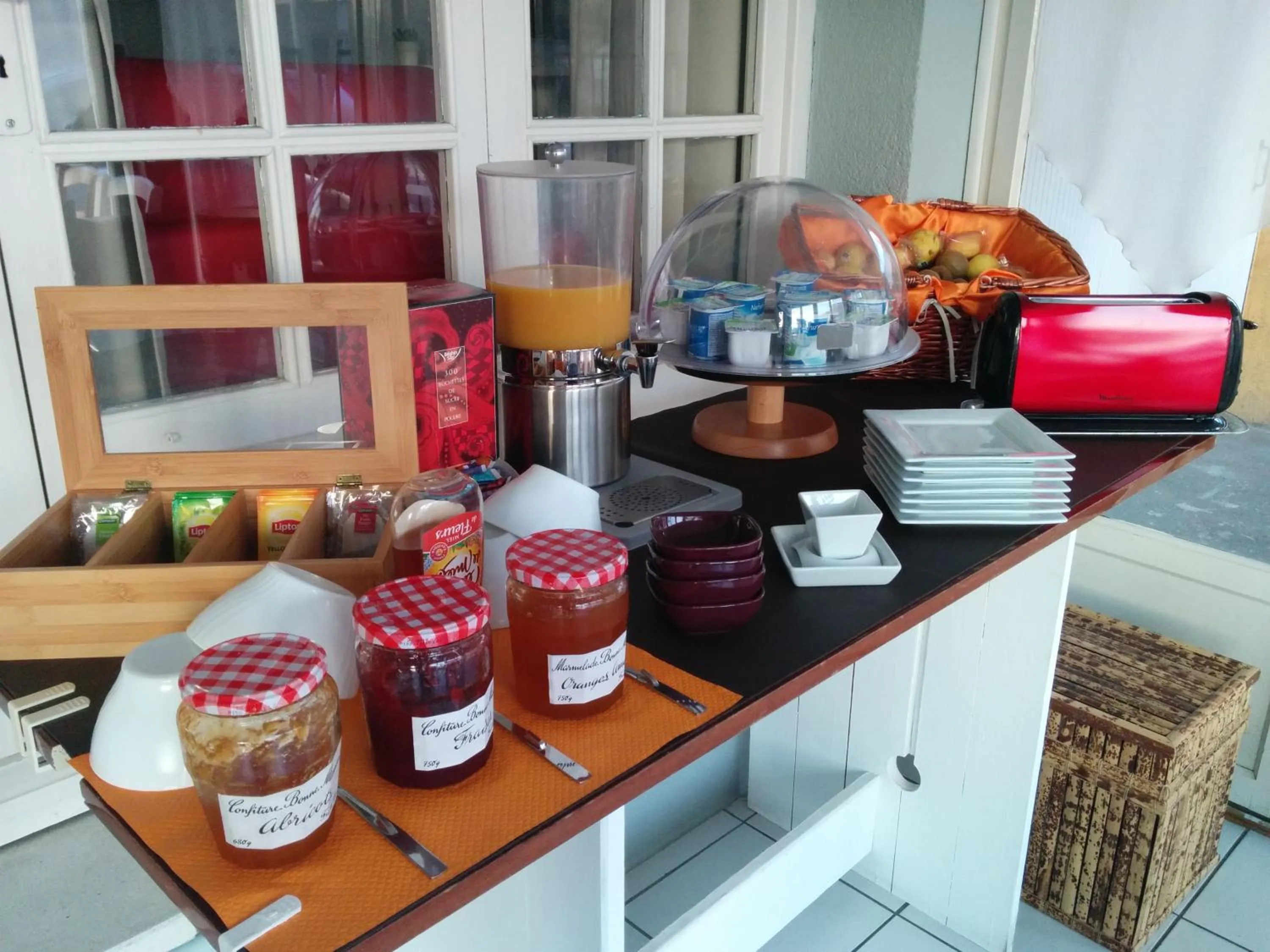 Dining area in Hotel Araur