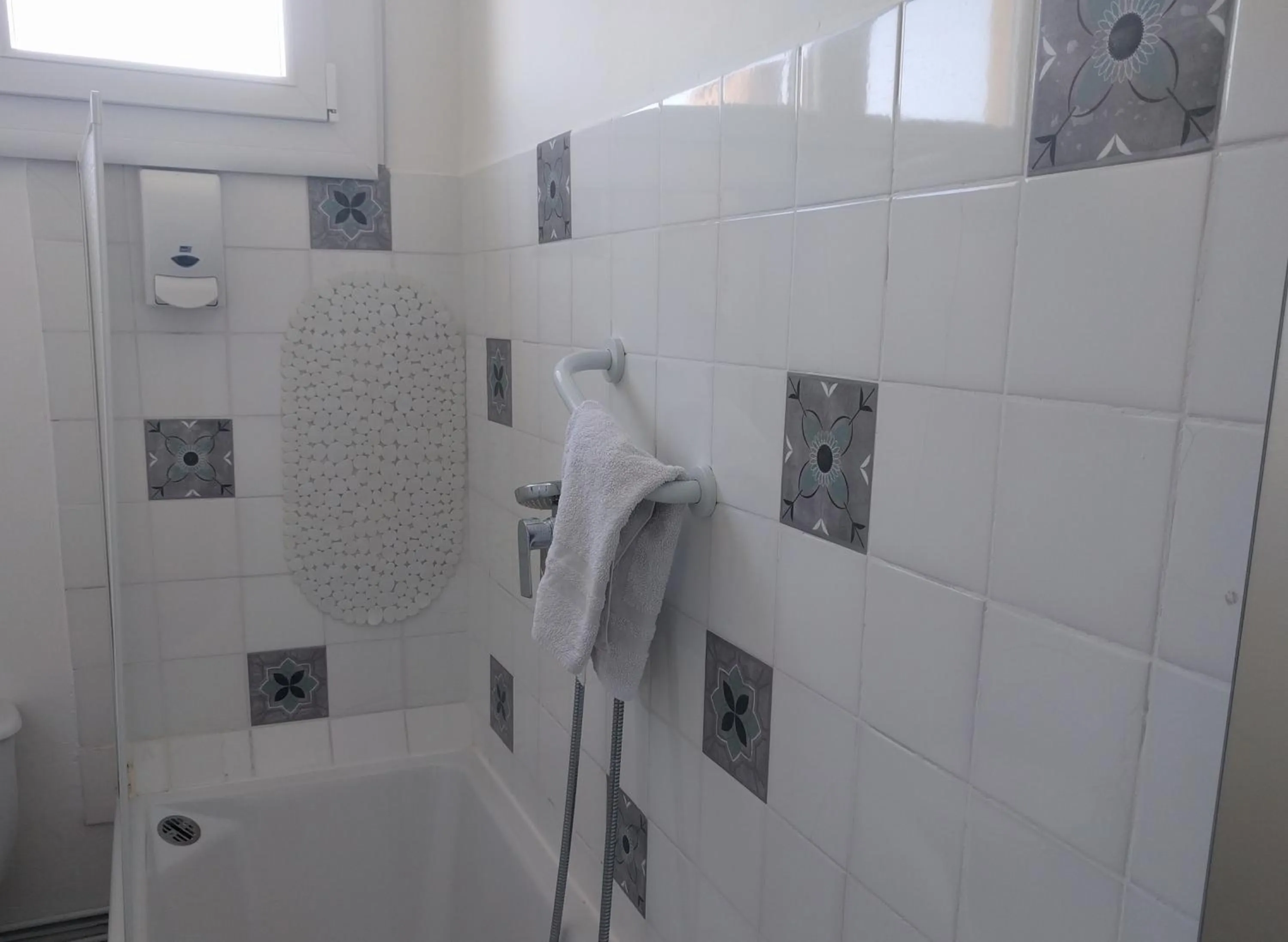 Bathroom in Hotel Araur