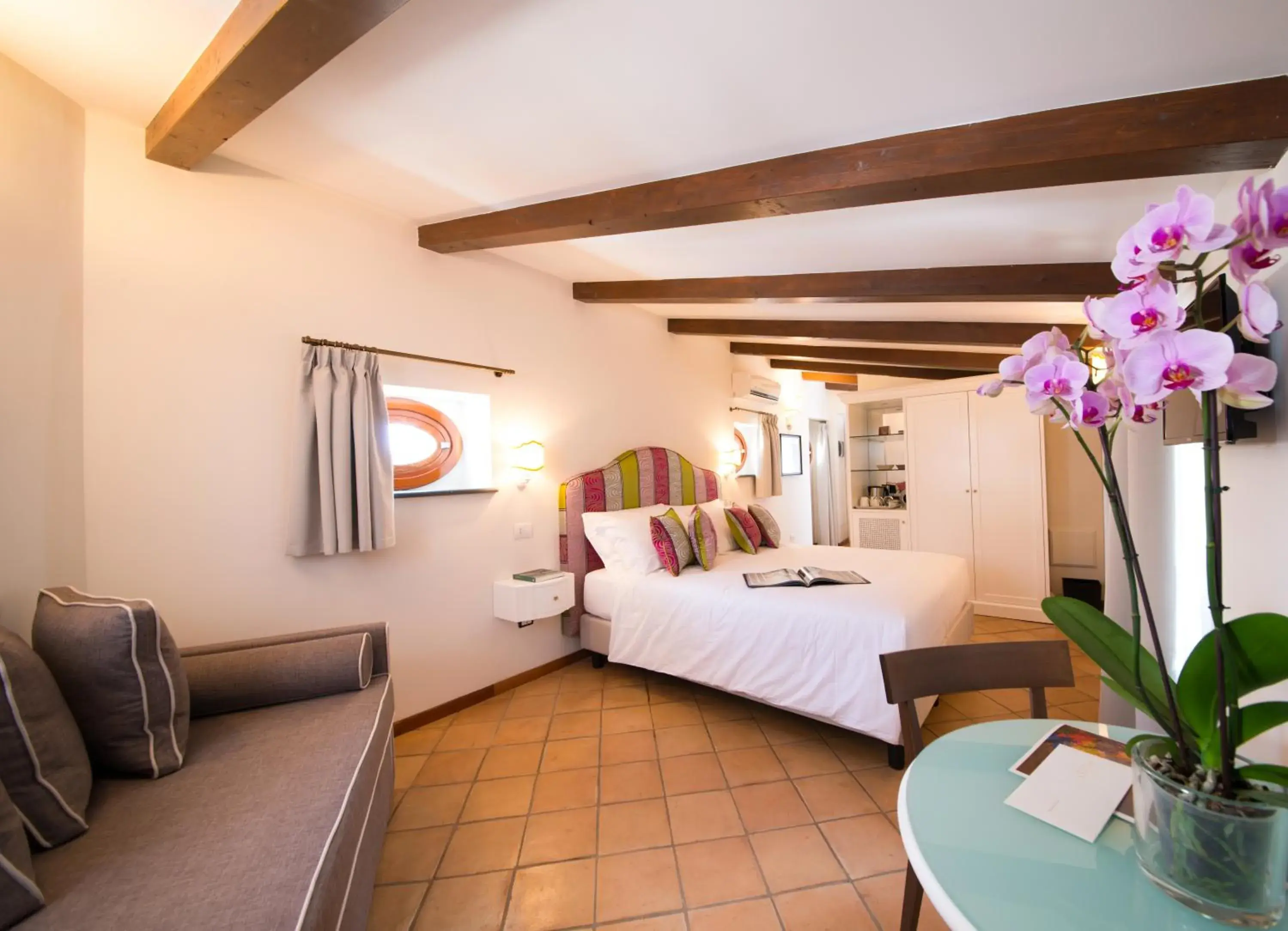 Deluxe Family Room in B&B Maiurè Deluxe Family Room in B&B Maiurè