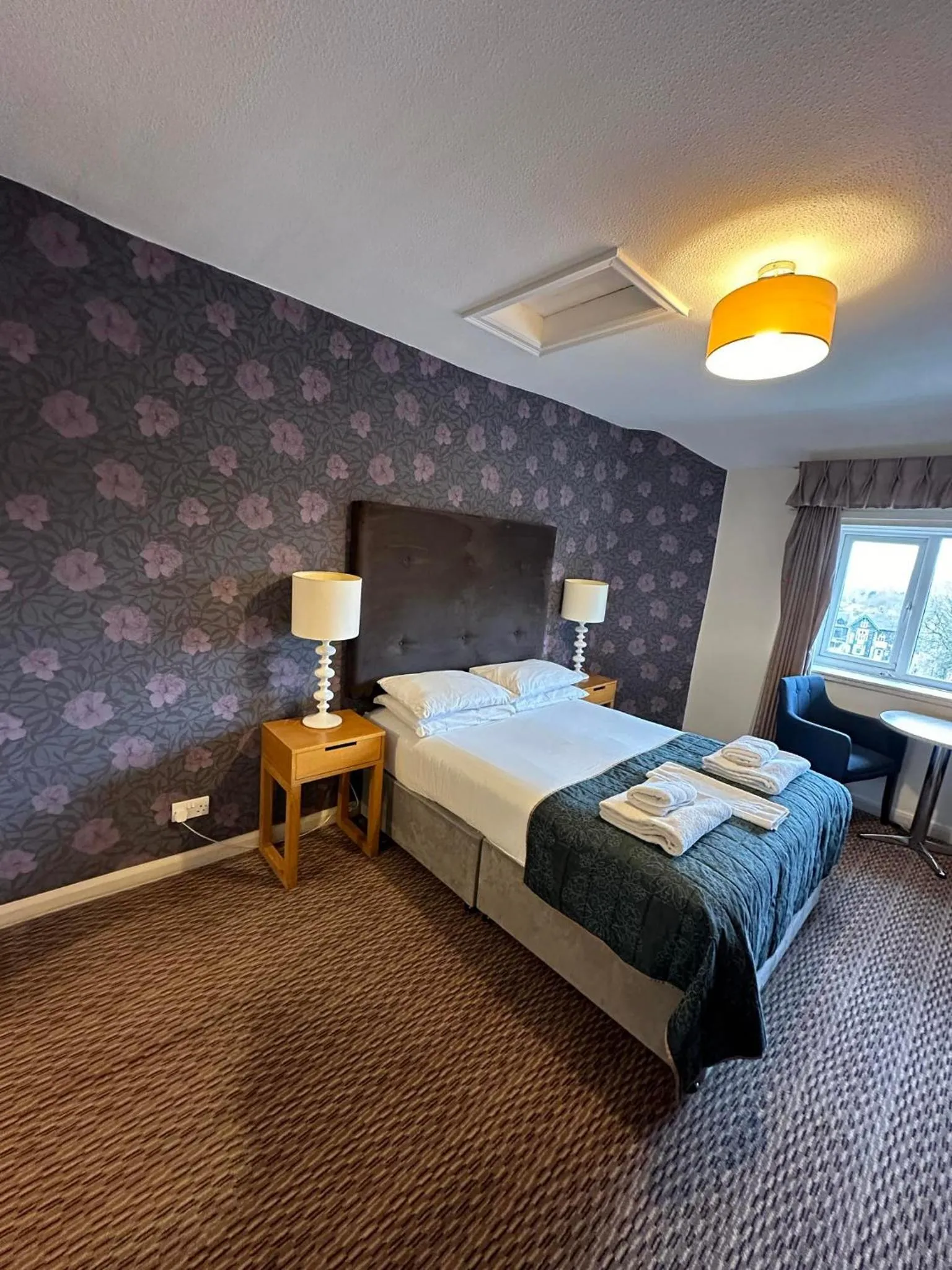 Bed in Windermere Hotel