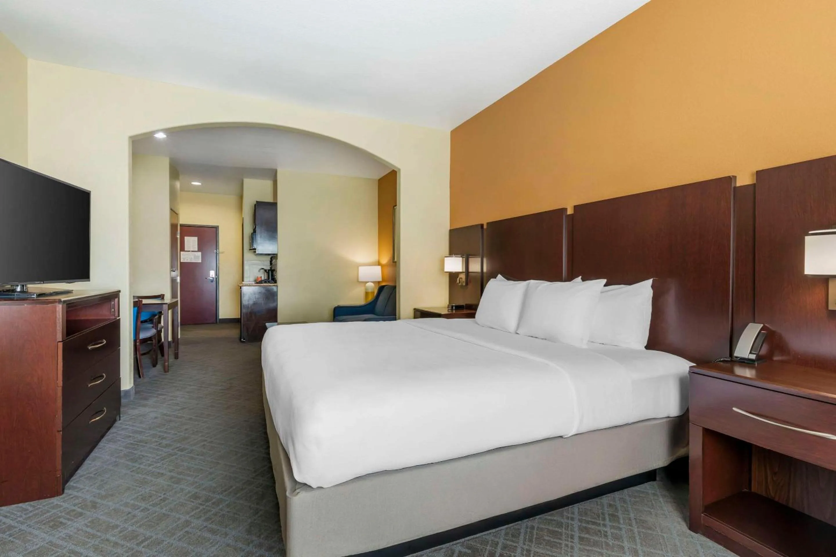 Bedroom, Bed in Comfort Inn & Suites Mexia