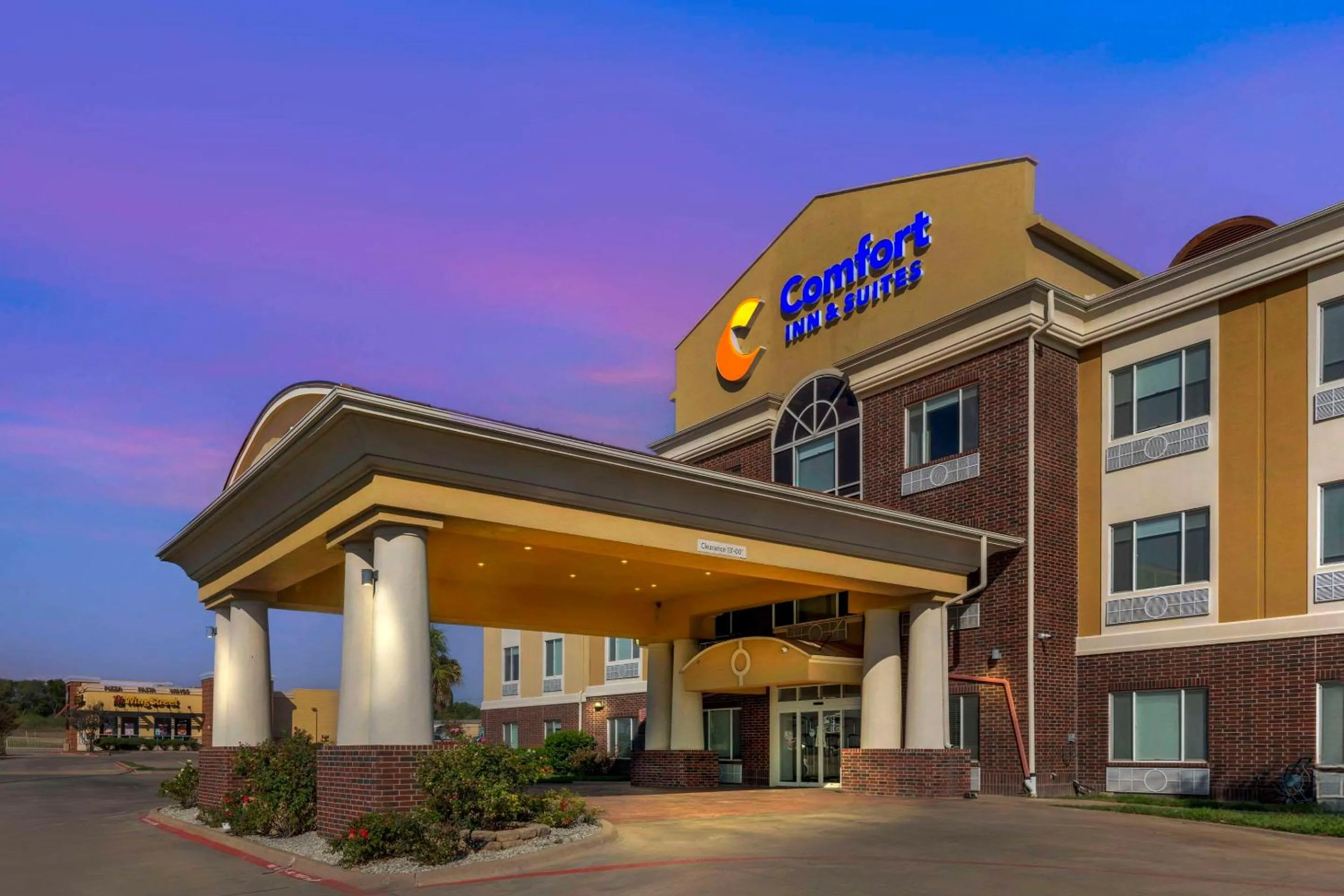 Property building in Comfort Inn & Suites Mexia