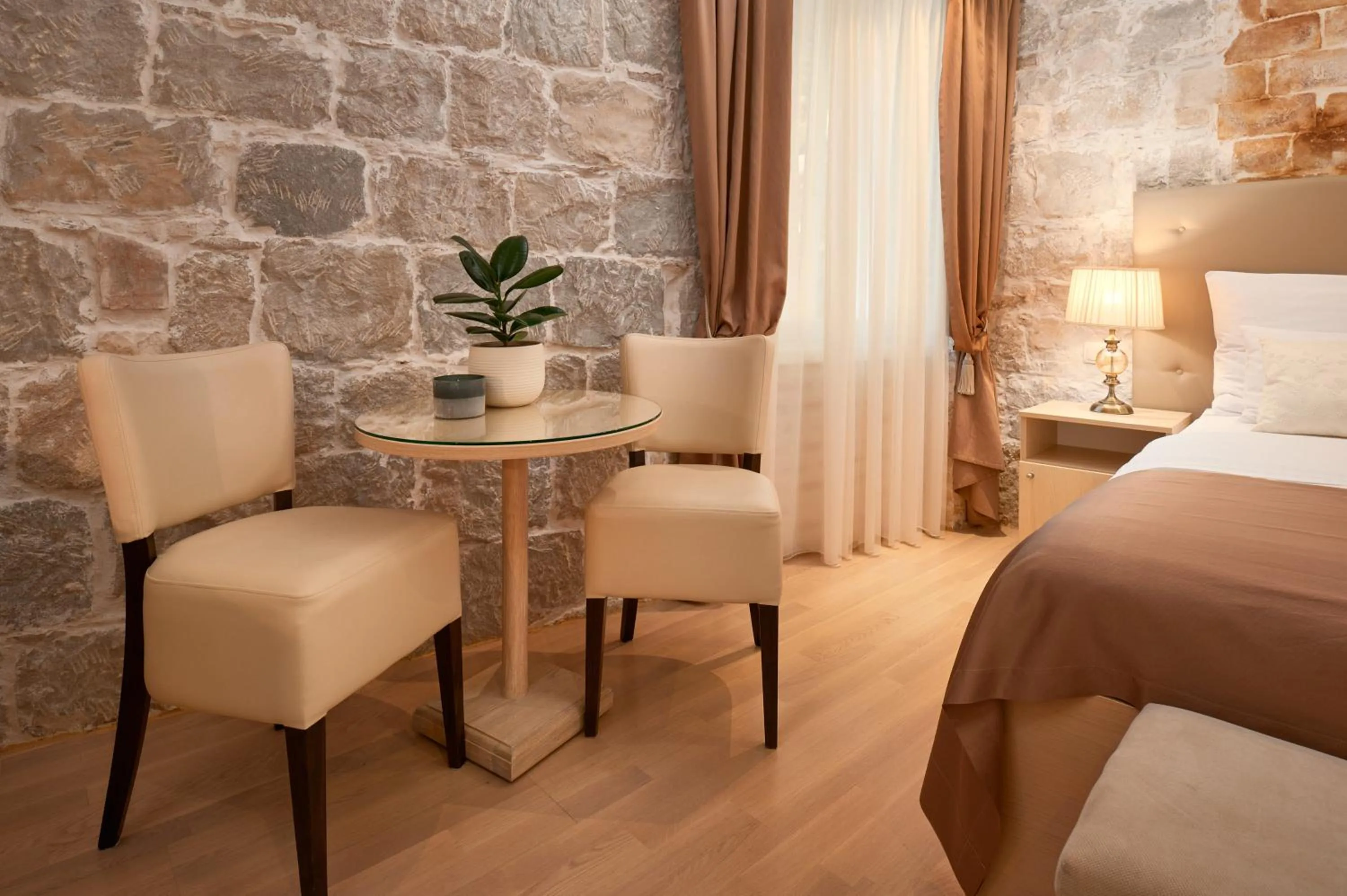 Seating area, Bed in Lanterna Rooms