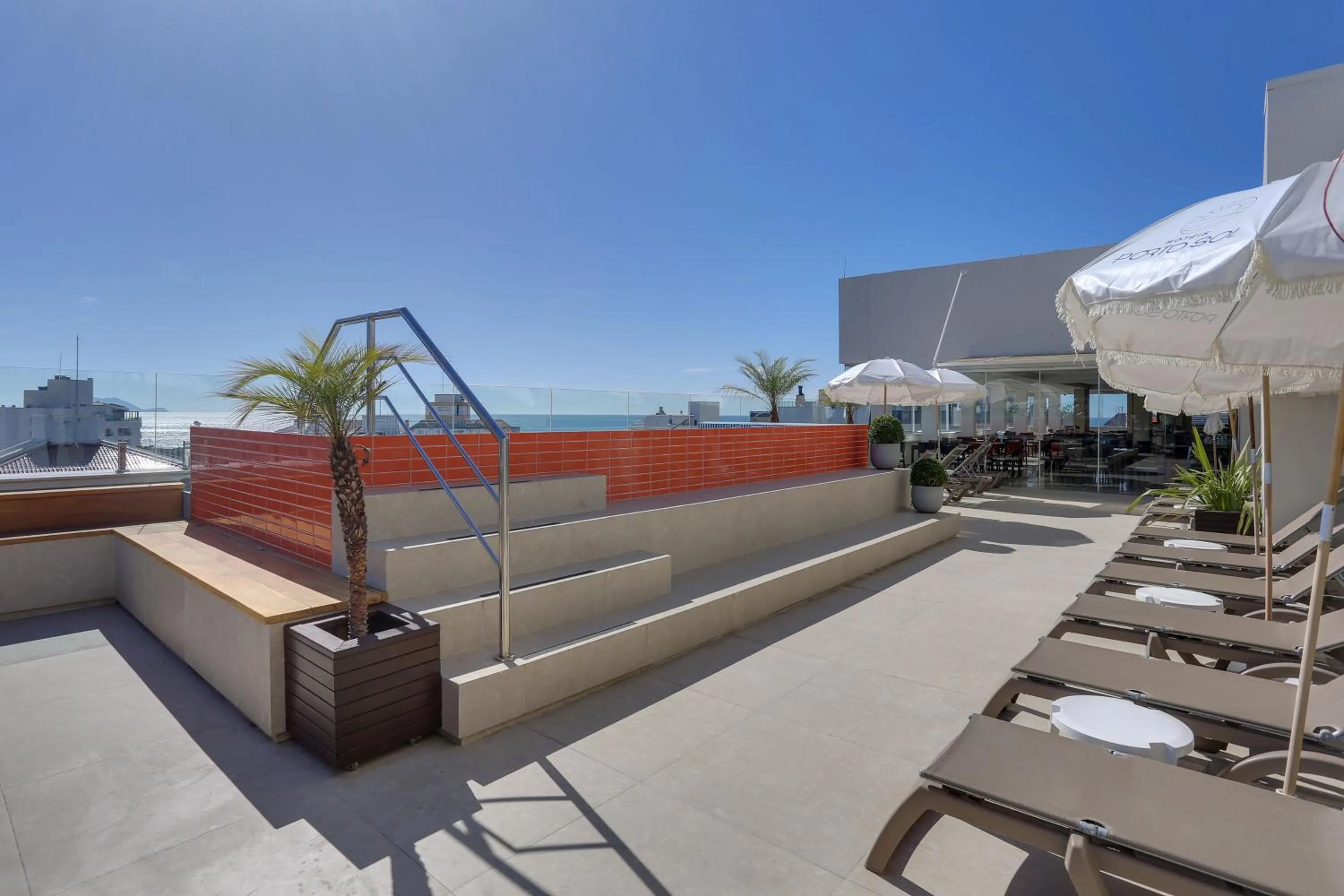 Swimming pool in Hotel Porto Sol Ingleses