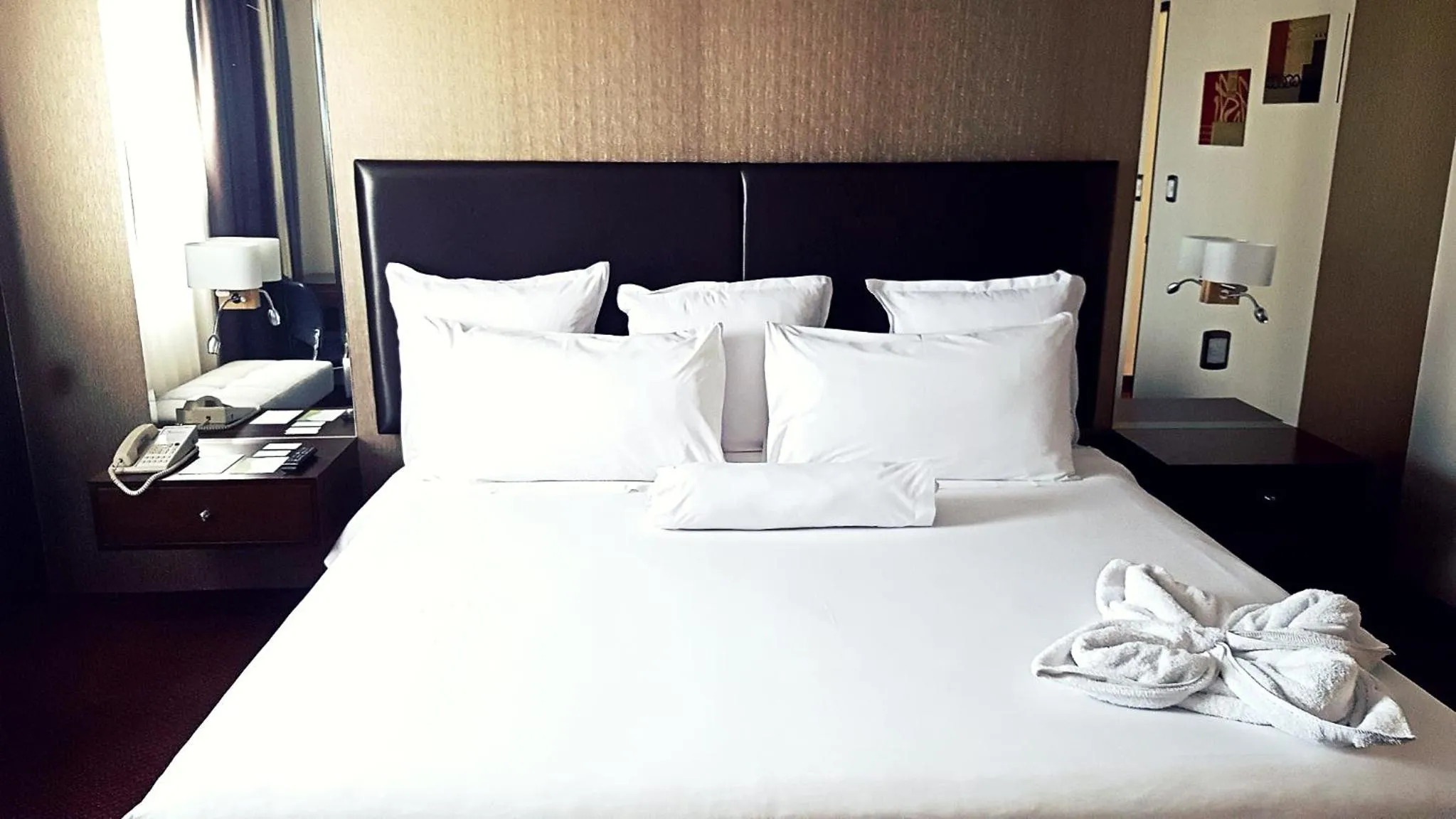 Photo of the whole room, Bed in Hotel Carrera