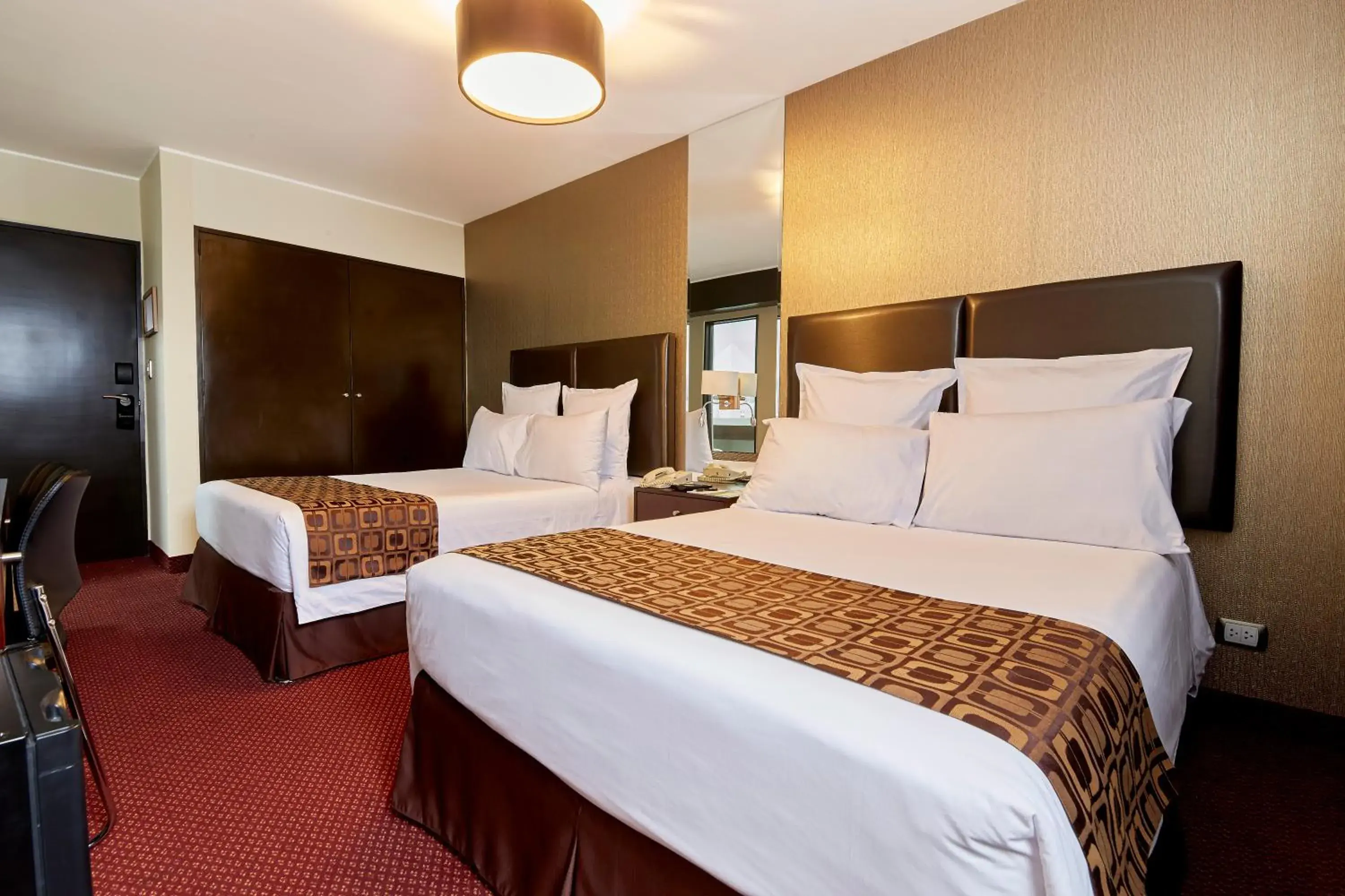 Superior Twin Room in Hotel Carrera Superior Twin Room in Hotel Carrera