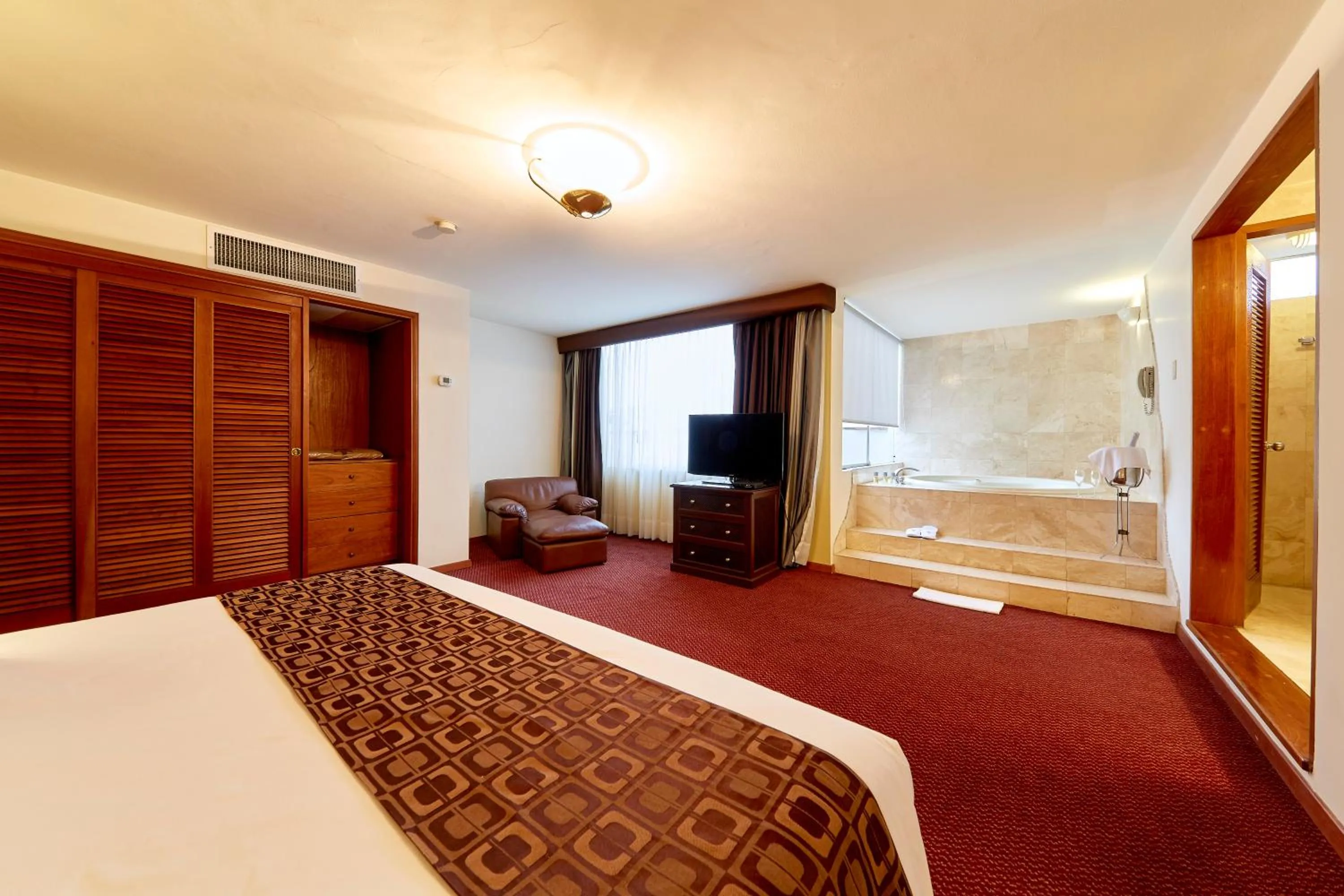 Photo of the whole room, Bed in Hotel Carrera