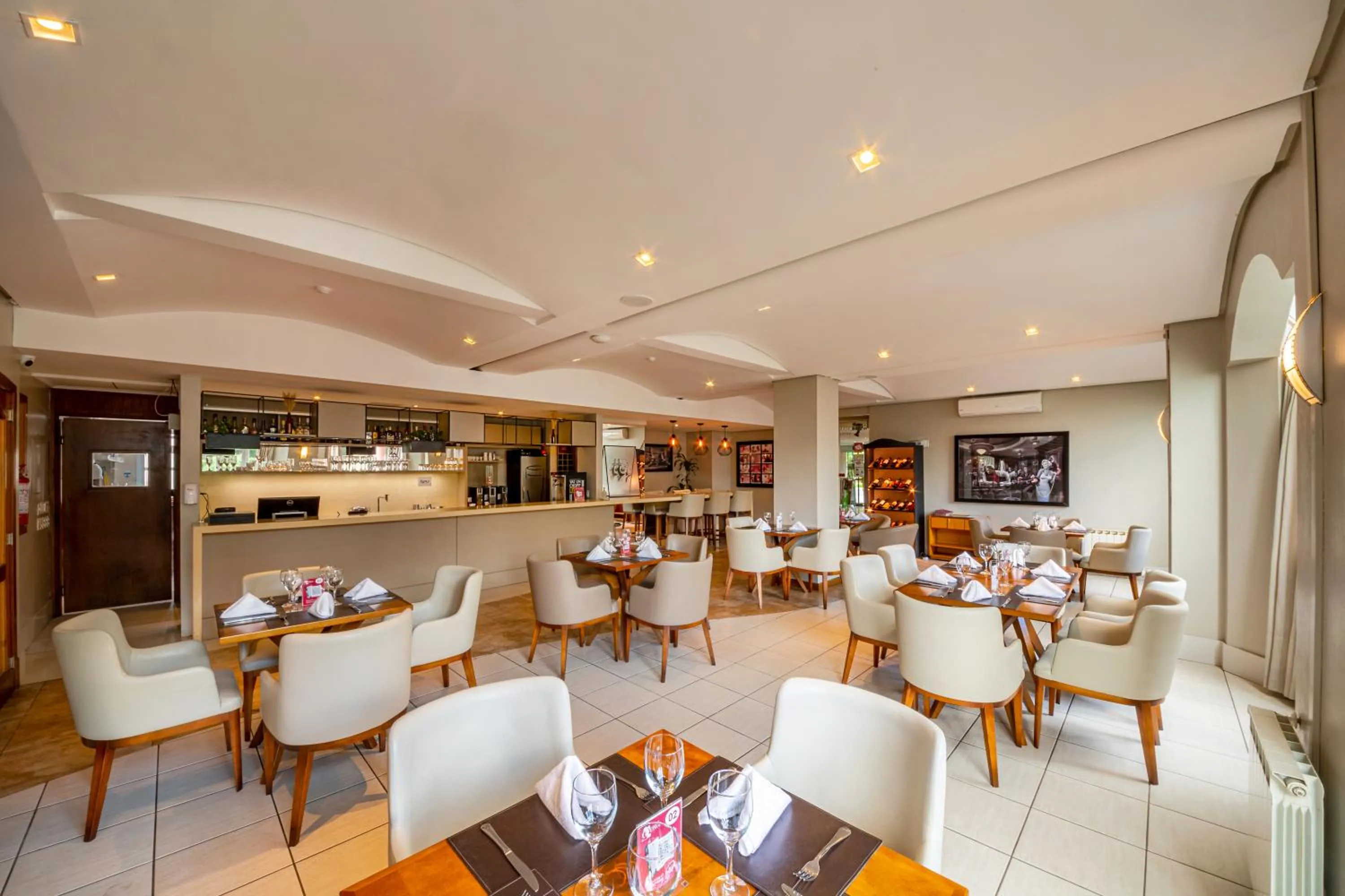 Lounge or bar in Hotel Laghetto Siena Gramado