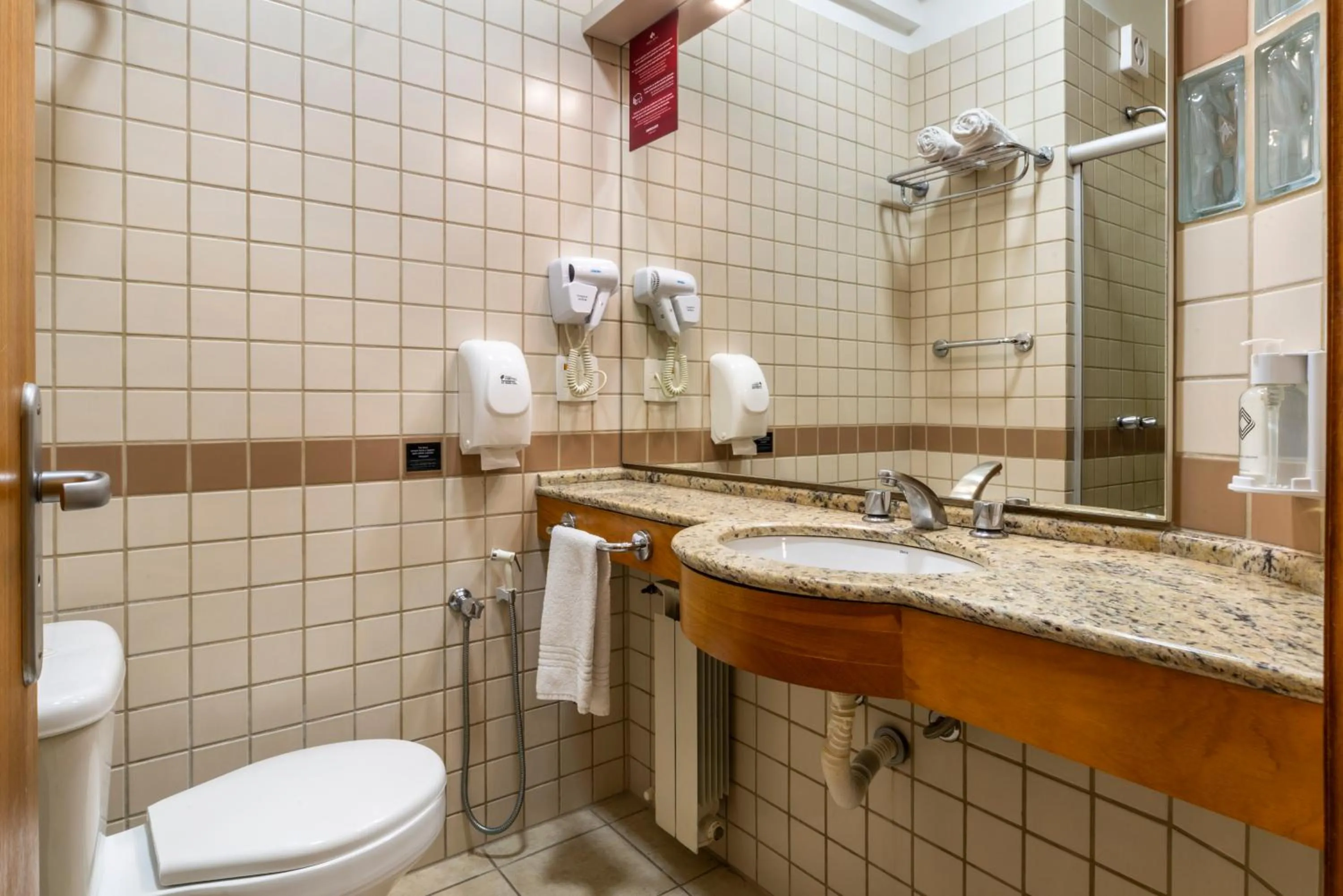 Bathroom in Hotel Laghetto Siena Gramado