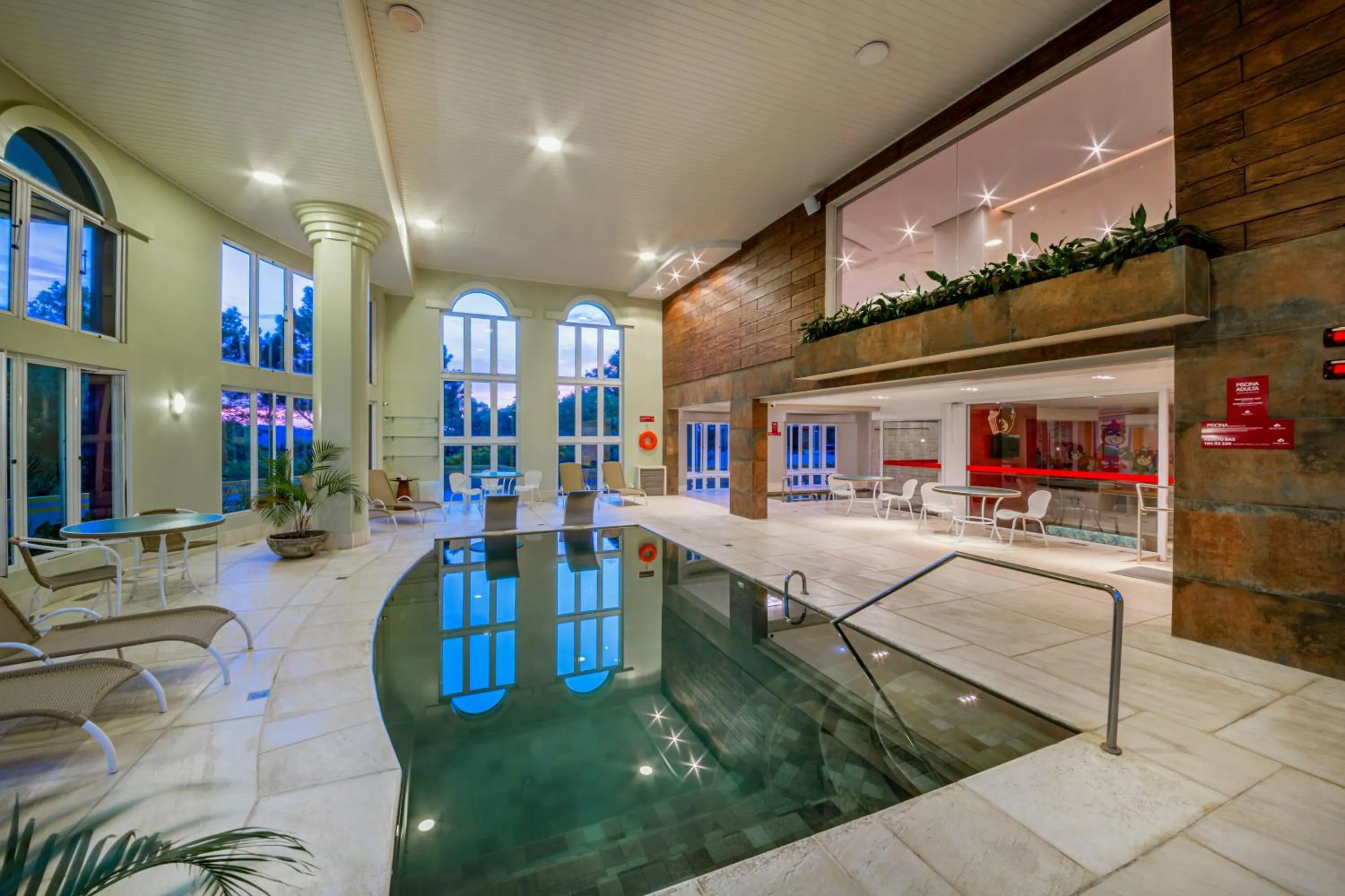 Pool view in Hotel Laghetto Siena Gramado