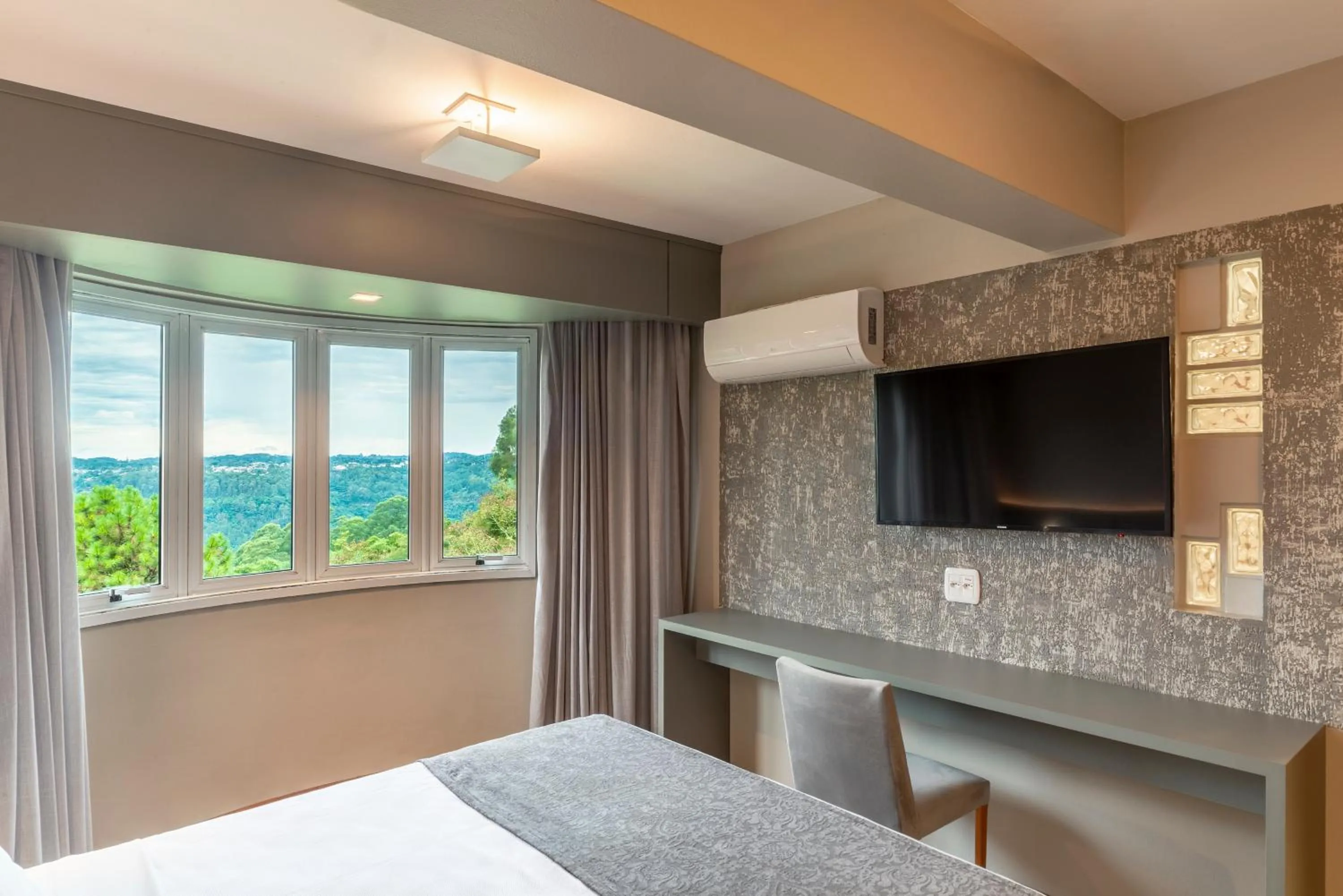 Bedroom, Bed in Hotel Laghetto Siena Gramado