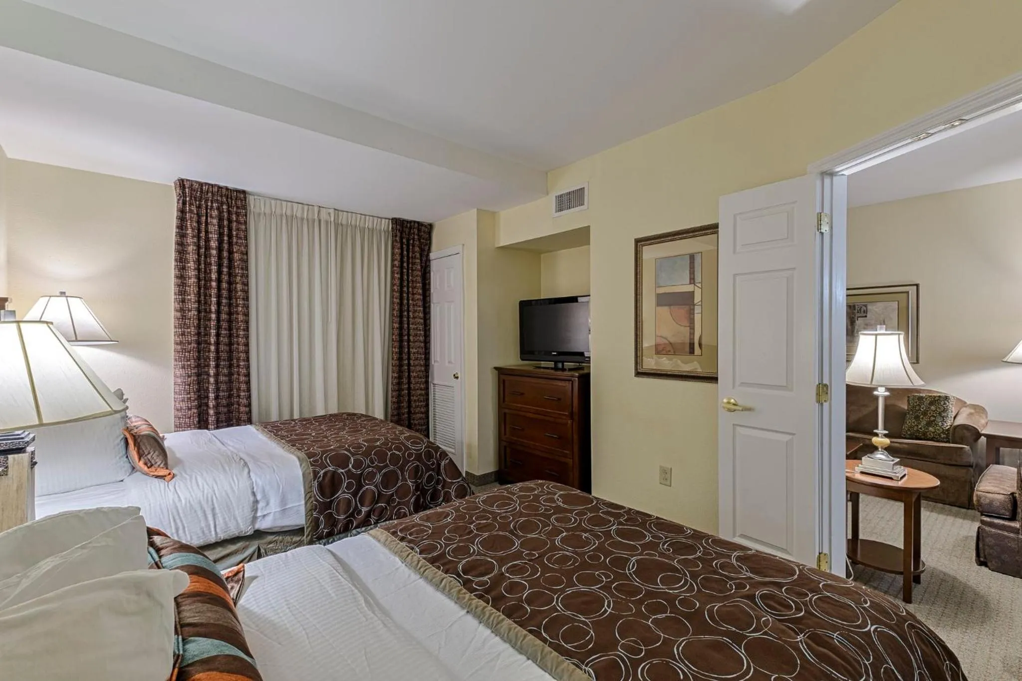 Photo of the whole room, Bed in Staybridge Suites Harrisburg-Hershey by IHG