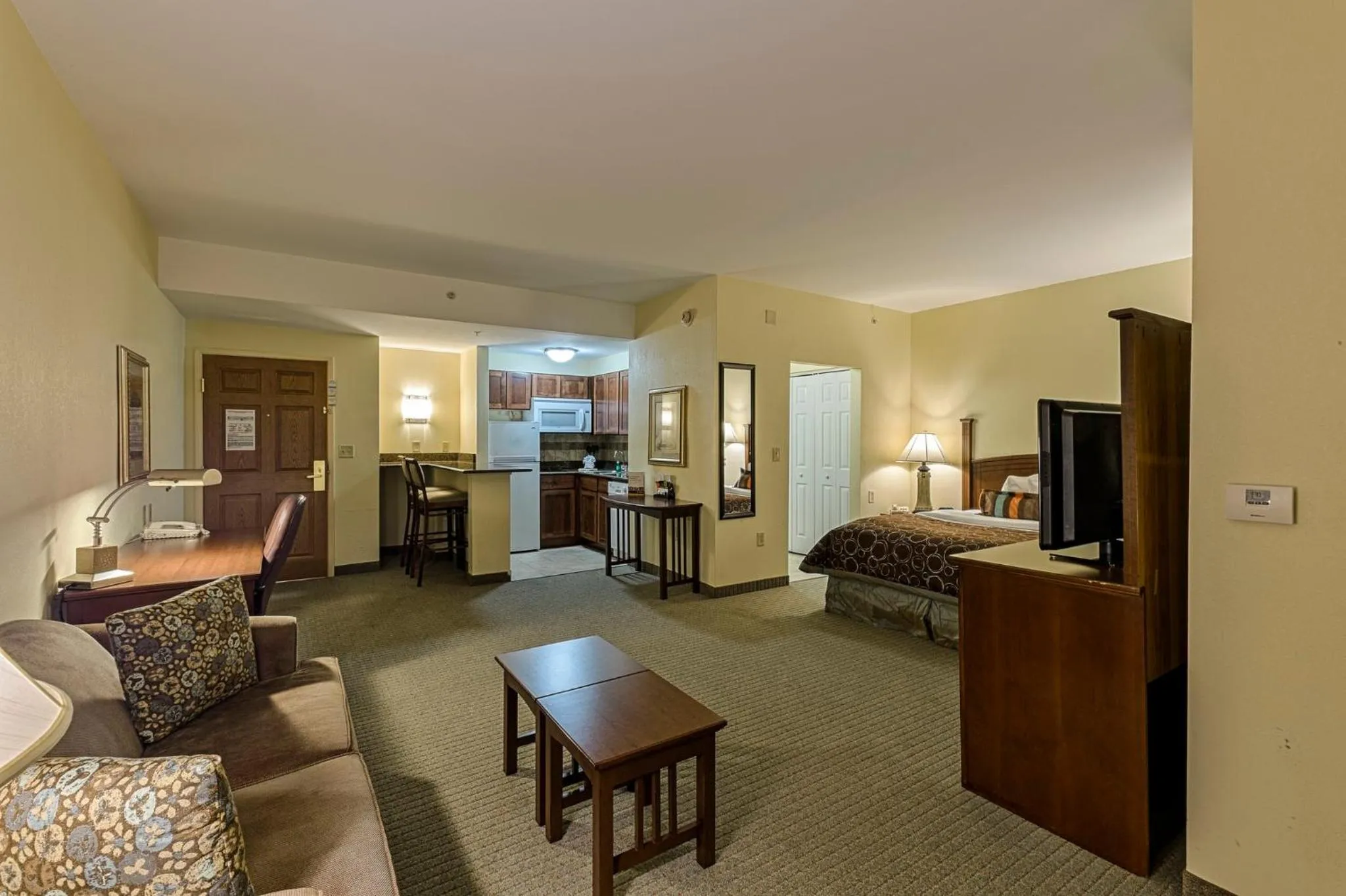 Photo of the whole room, Bed in Staybridge Suites Harrisburg-Hershey by IHG