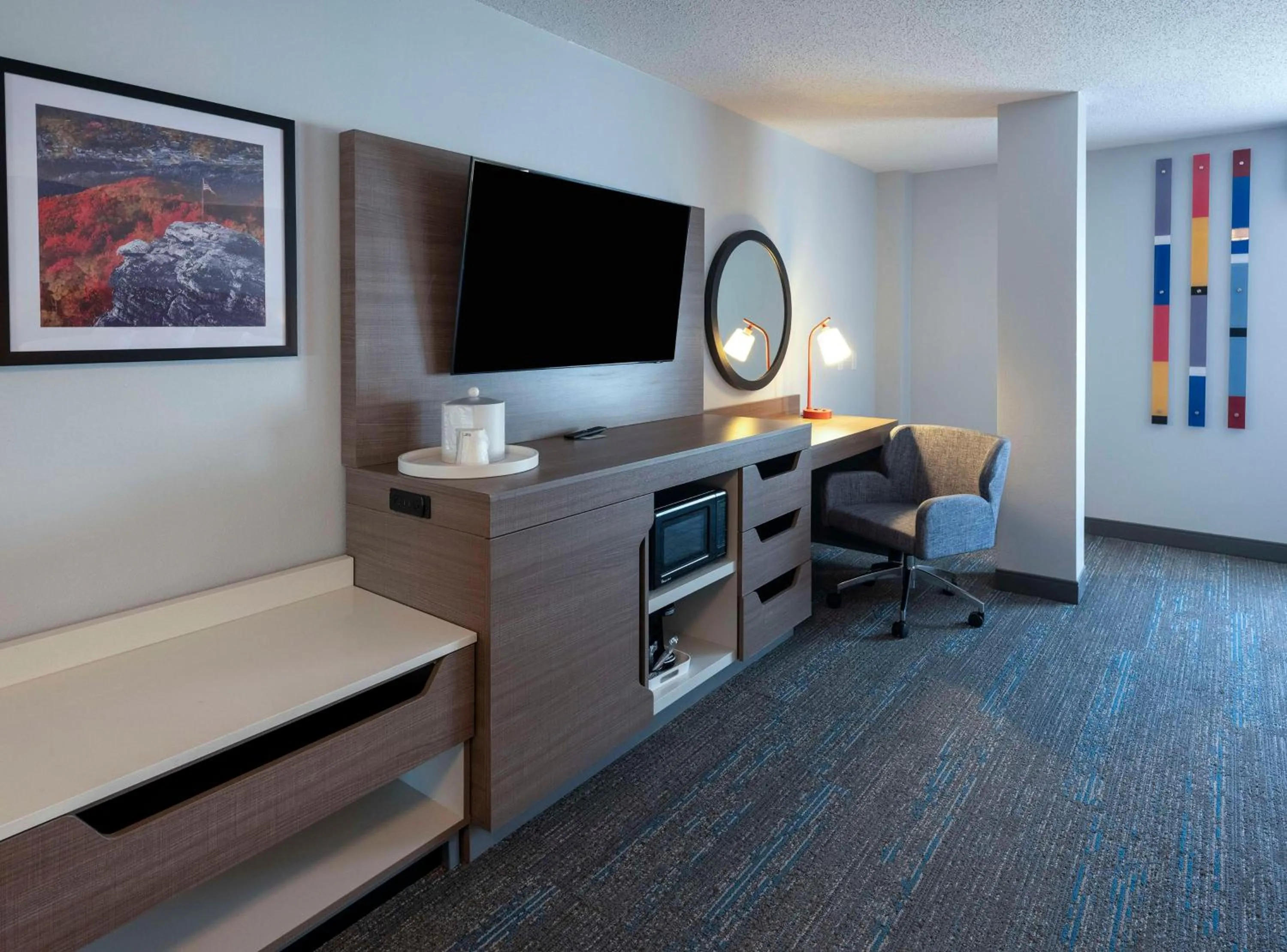 Bedroom in Hampton Inn Norton, Va