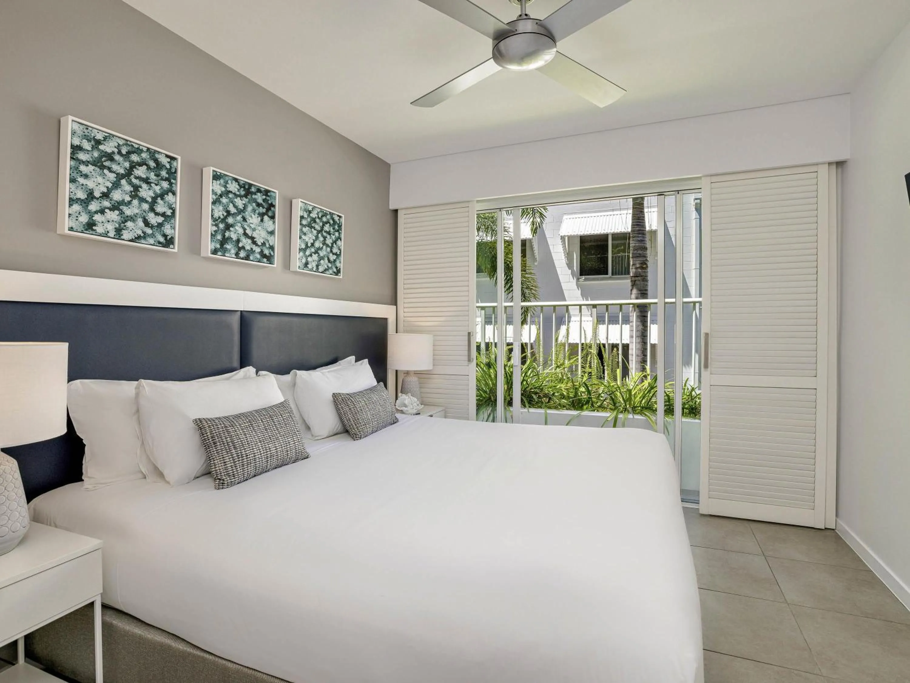 Bedroom, Bed in Peppers Beach Club