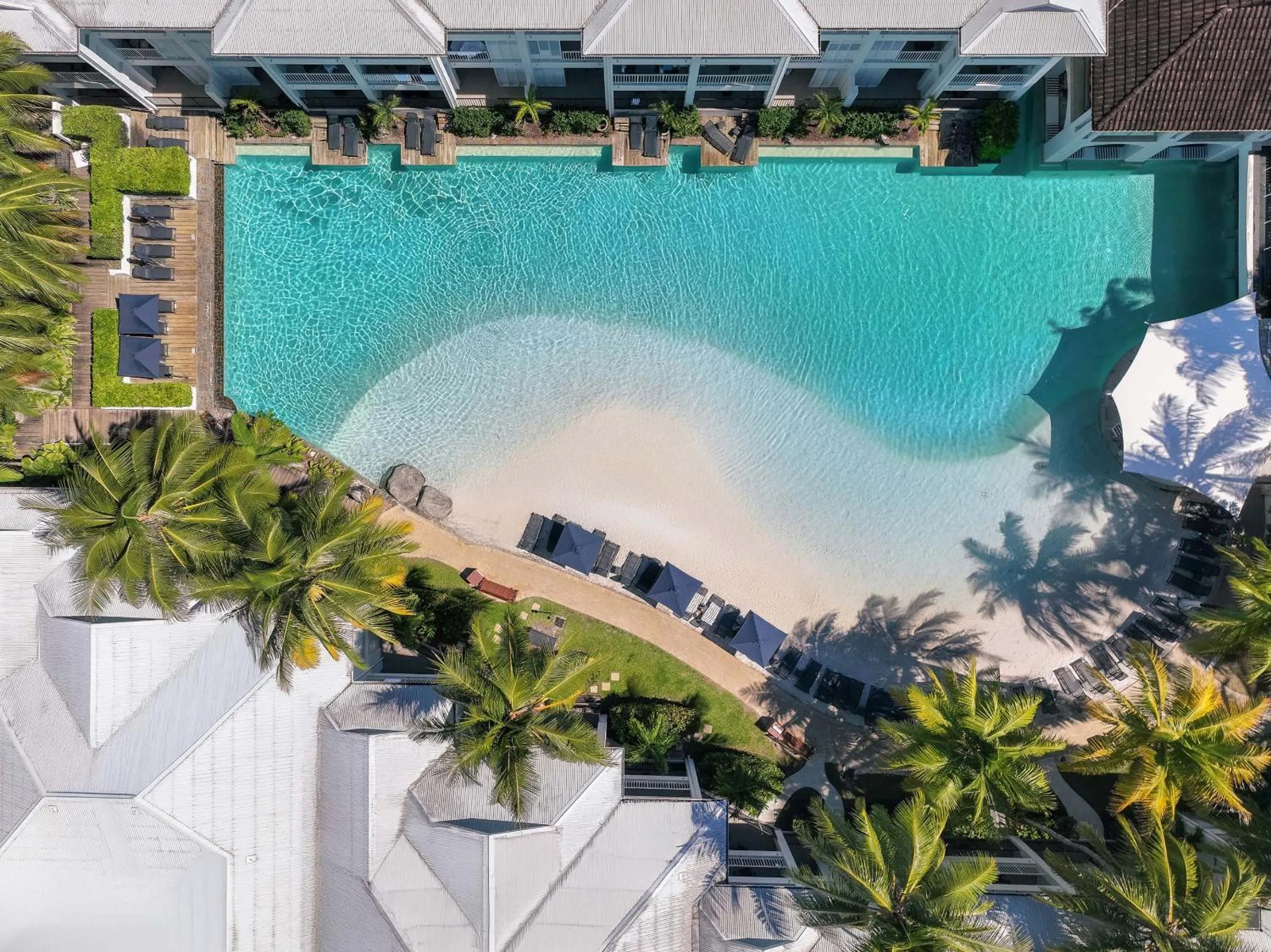 Swimming pool in Peppers Beach Club