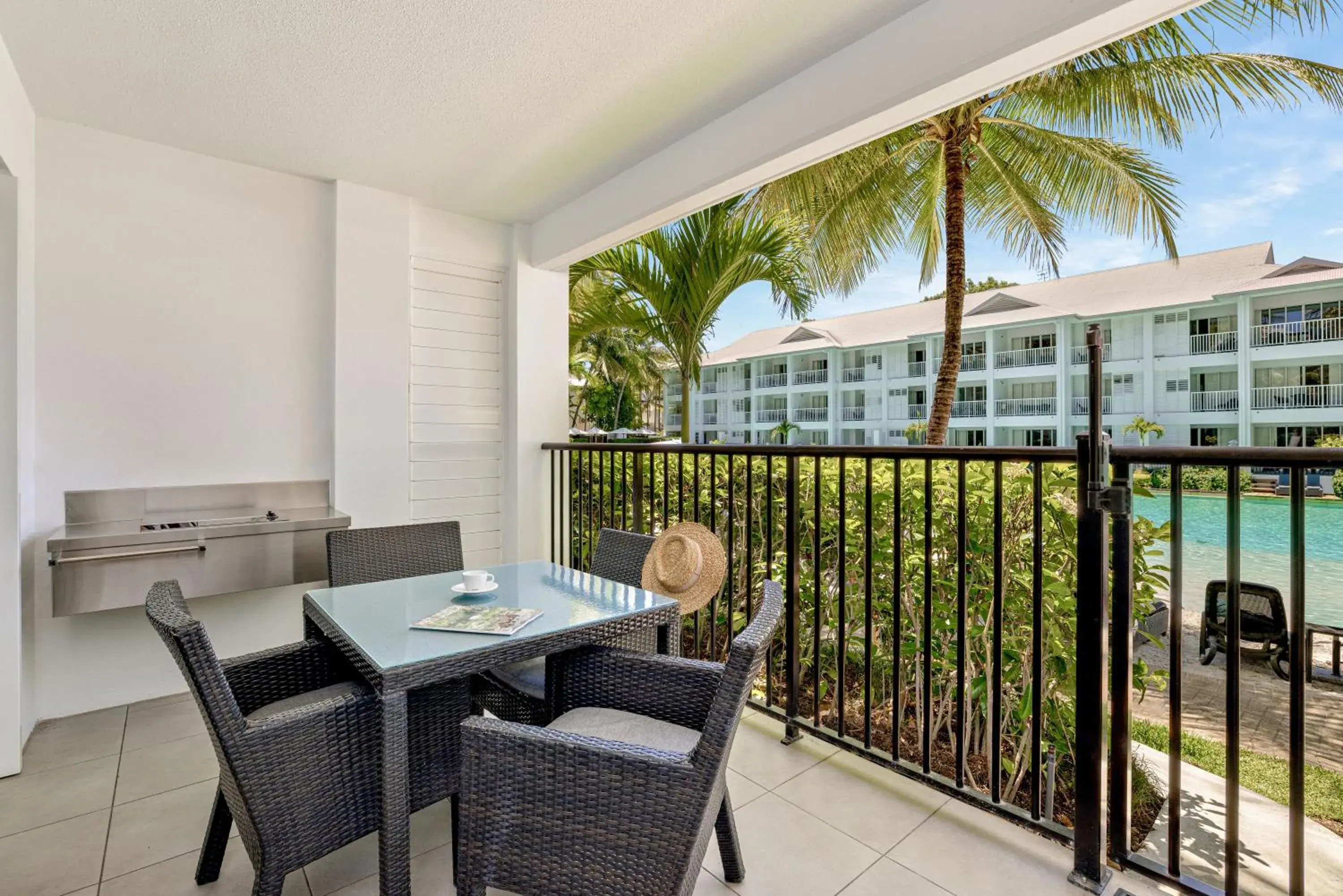 Deluxe One-Bedroom Lagoon Suite in Peppers Beach Club Deluxe One-Bedroom Lagoon Suite in Peppers Beach Club