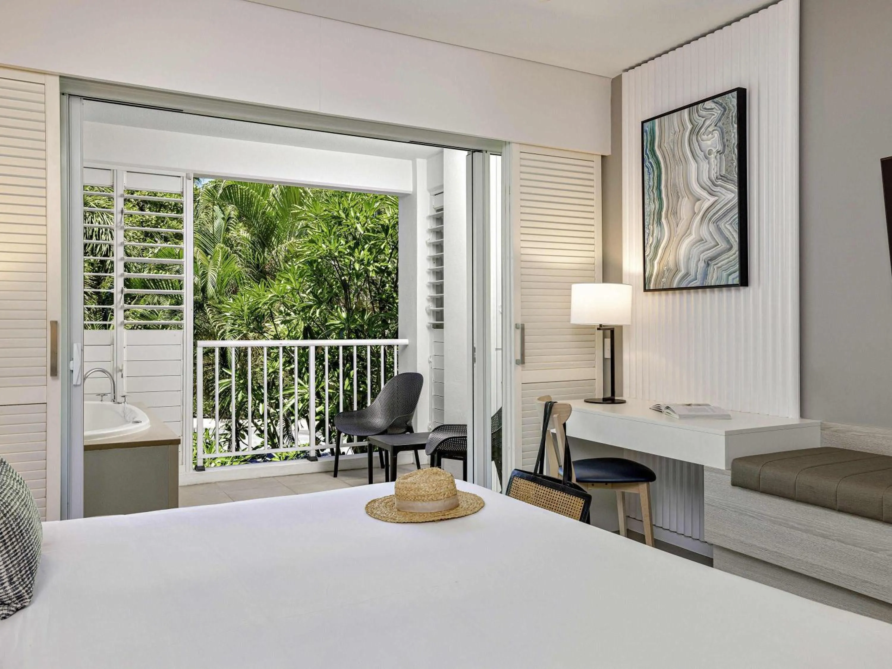 Bedroom, Bed in Peppers Beach Club