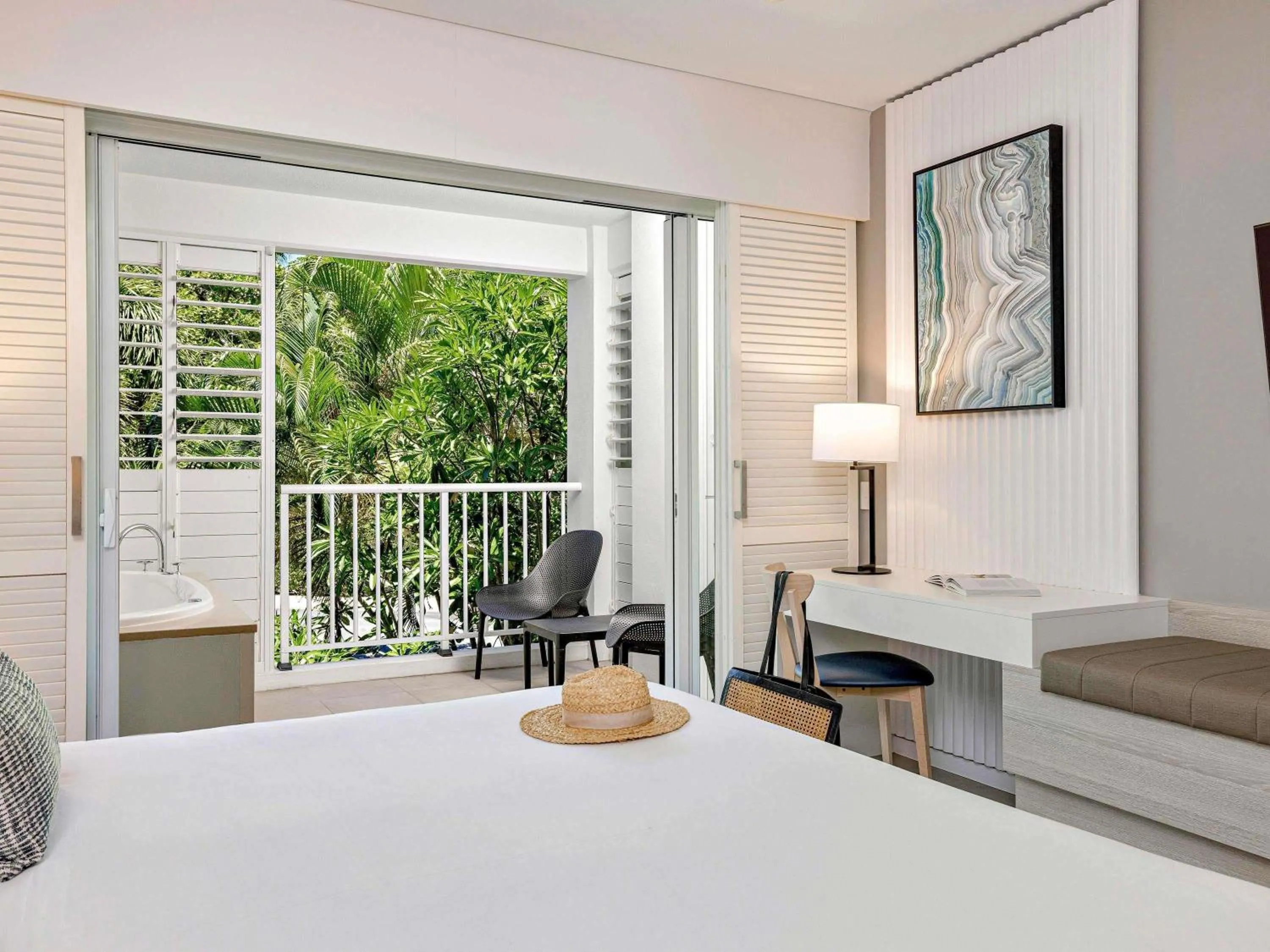 Property building, Bed in Peppers Beach Club