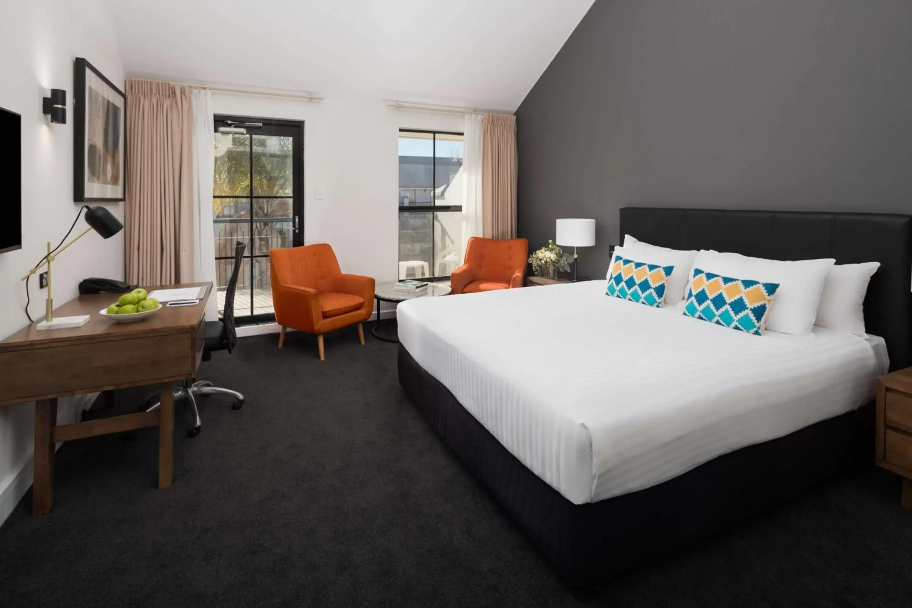 Superior Queen Room with Pool View in Esplanade Hotel Fremantle - by Rydges Superior Queen Room with Pool View in Esplanade Hotel Fremantle - by Rydges