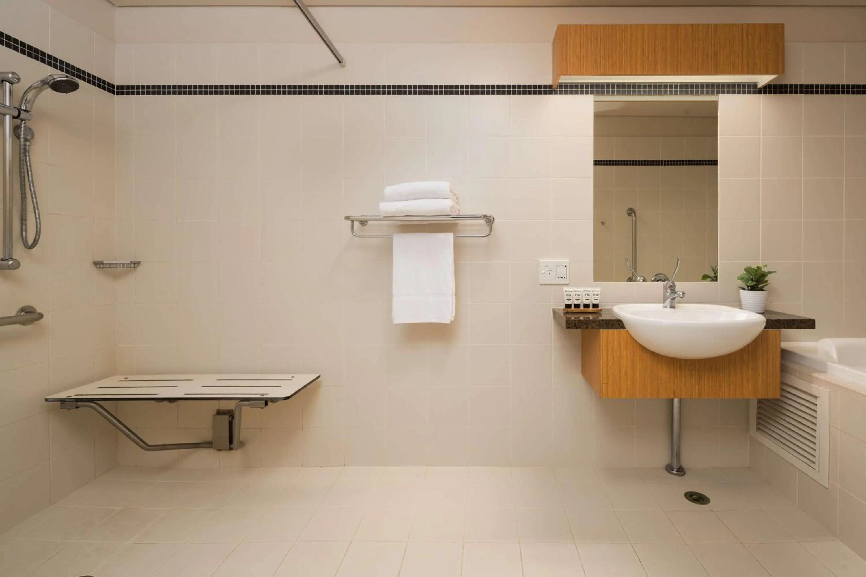 Bathroom in Esplanade Hotel Fremantle - by Rydges