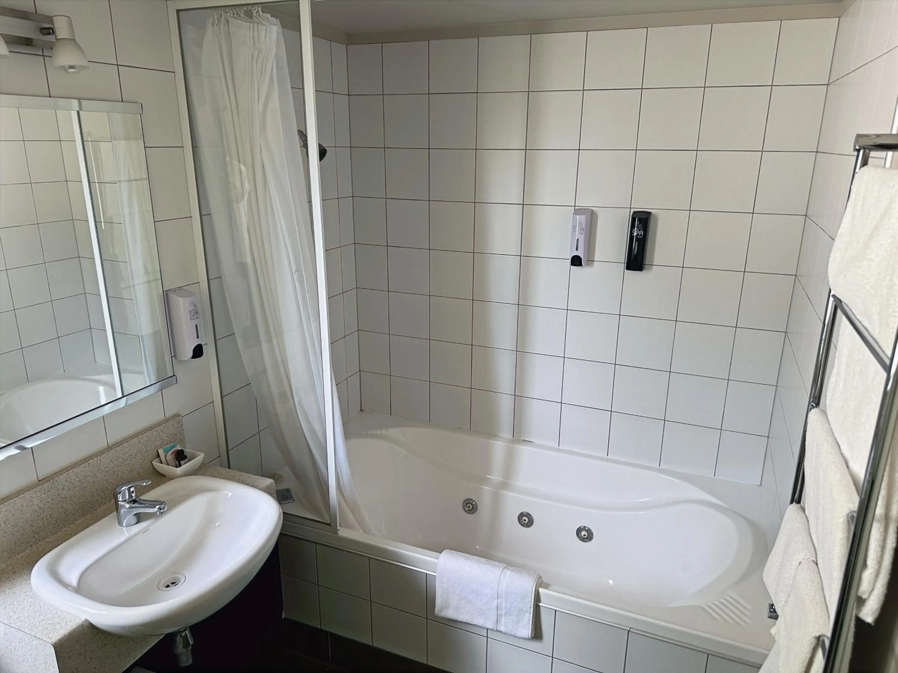 Shower in Arena Lodge