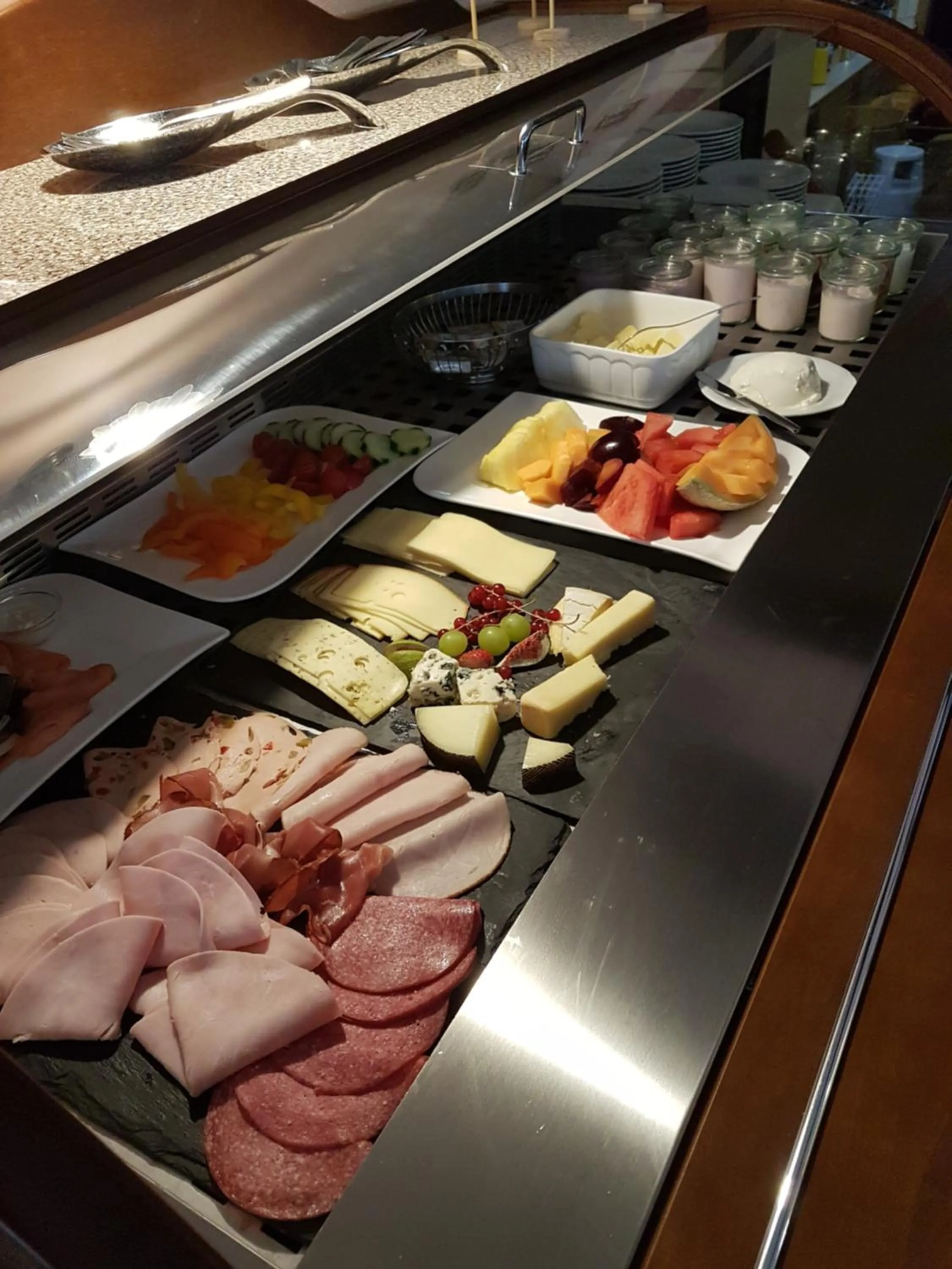 Breakfast in Landhotel Garni Knittelsheimer Mühle