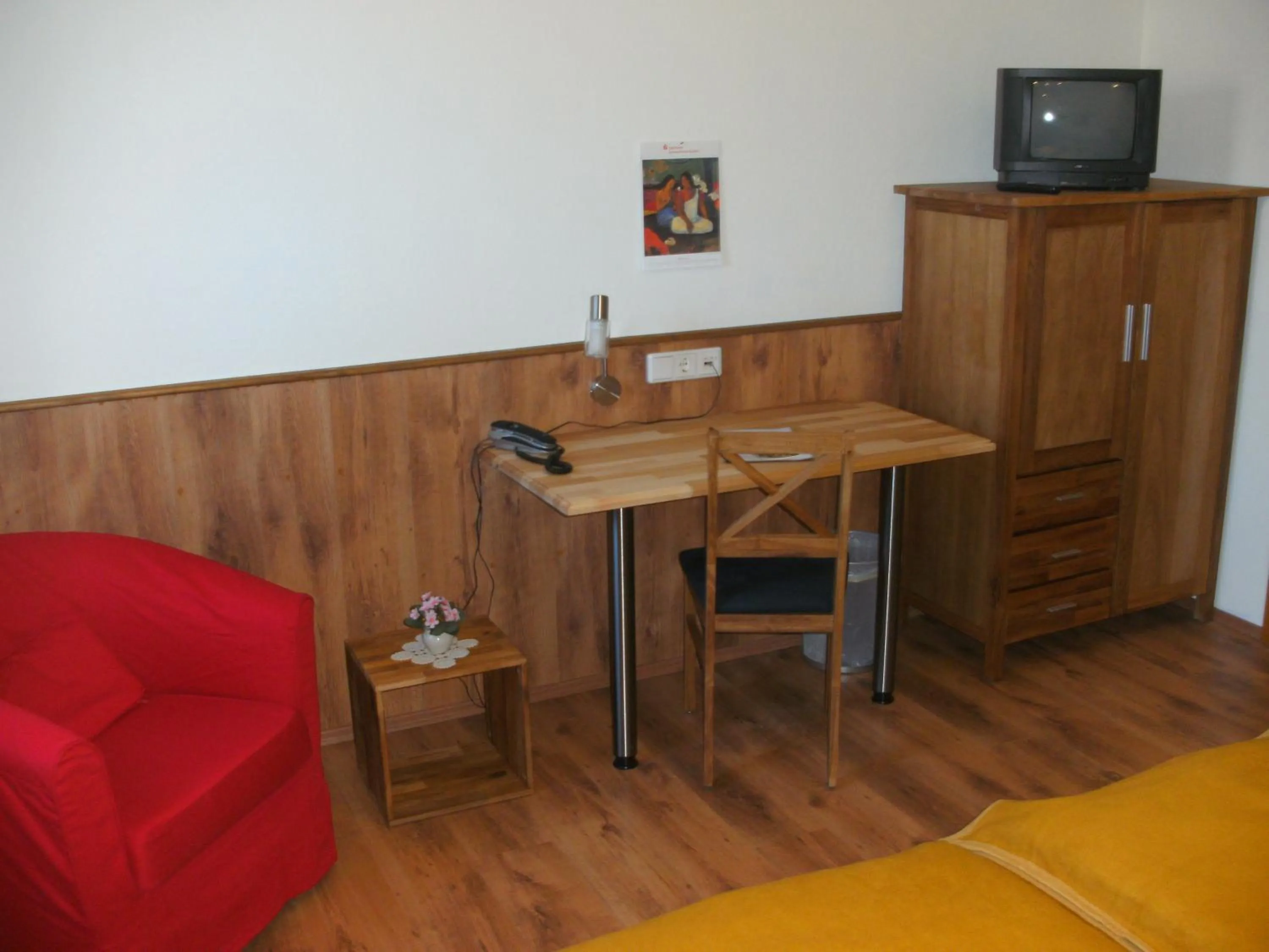 Photo of the whole room in Landhotel Garni Knittelsheimer Mühle