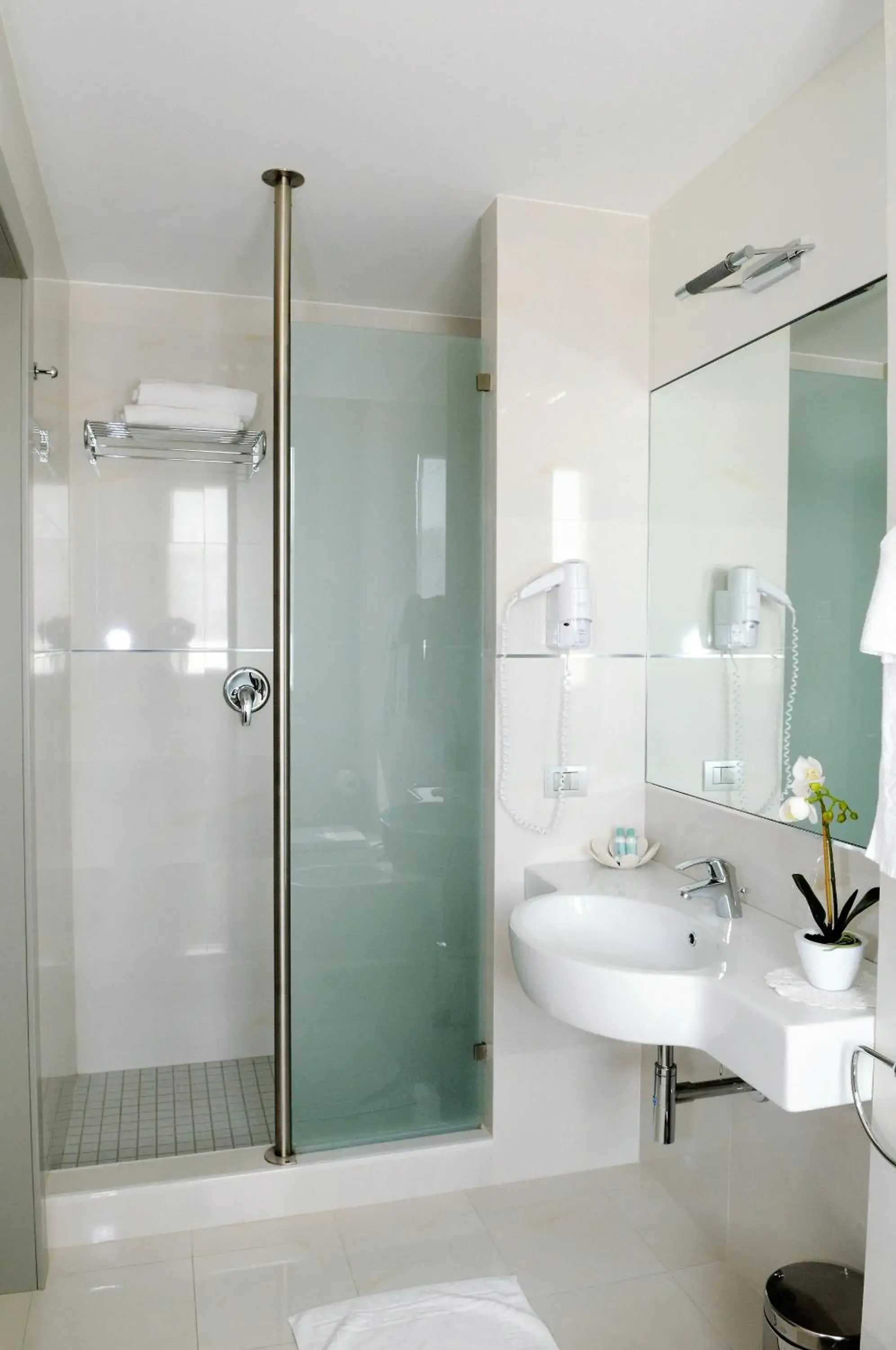 Deluxe Double or Twin Room - single occupancy in Hotel Ristorante Primavera Deluxe Double or Twin Room - single occupancy in Hotel Ristorante Primavera