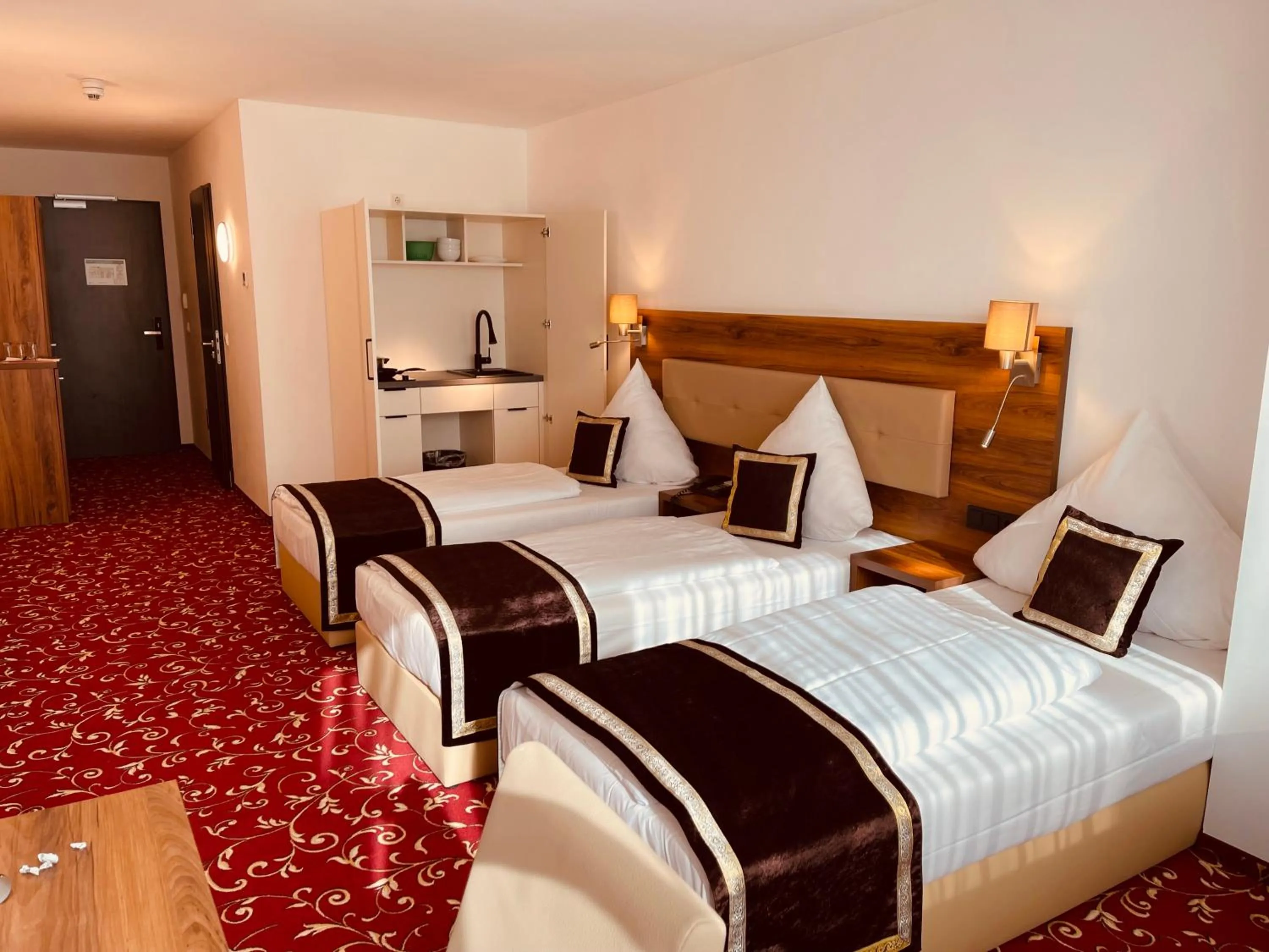 Coffee/tea facilities, Bed in Hotel Luna