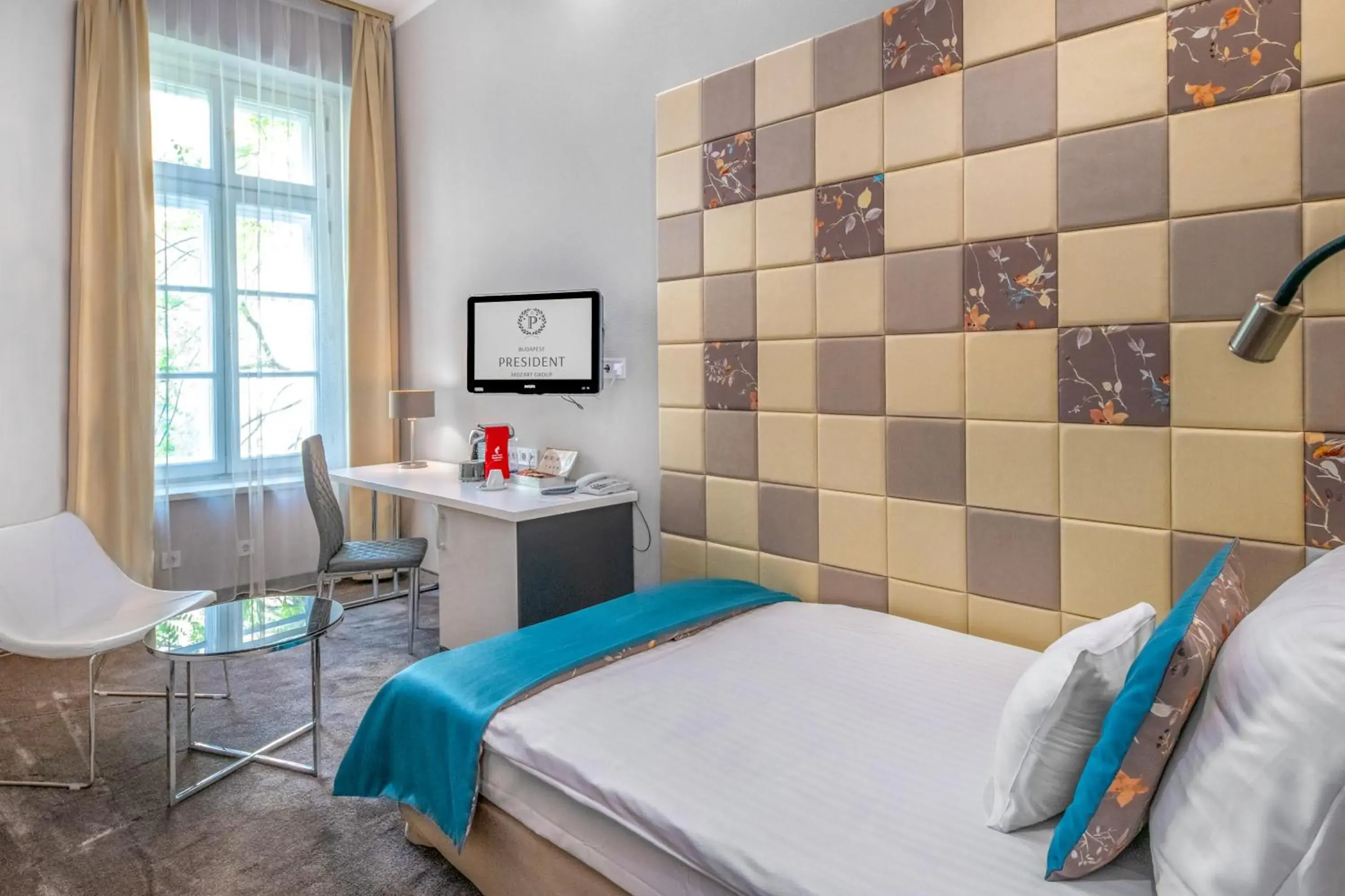 Classic Solo Room in Hotel President Classic Solo Room in Hotel President