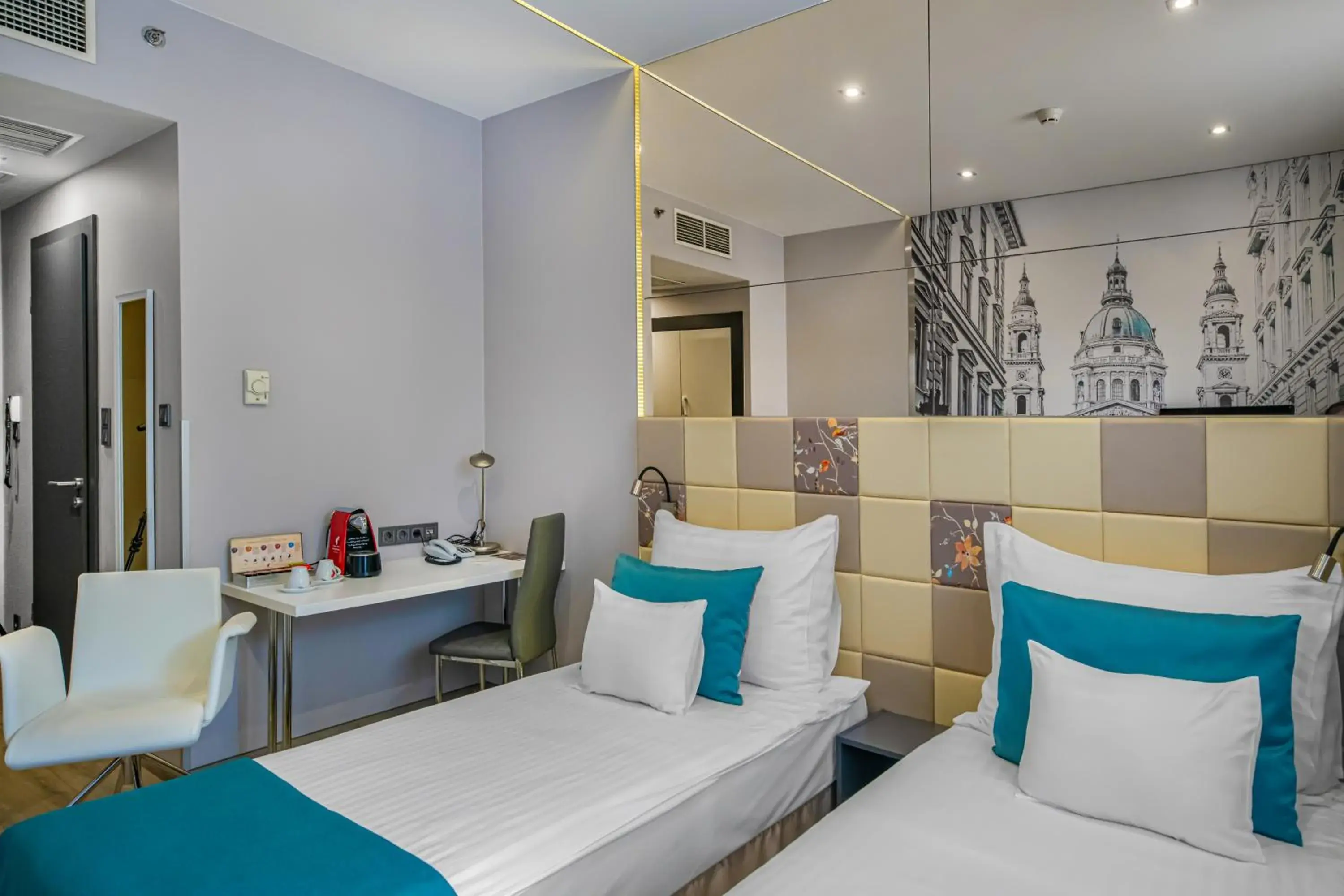 Superior Twin Room in Hotel President Superior Twin Room in Hotel President