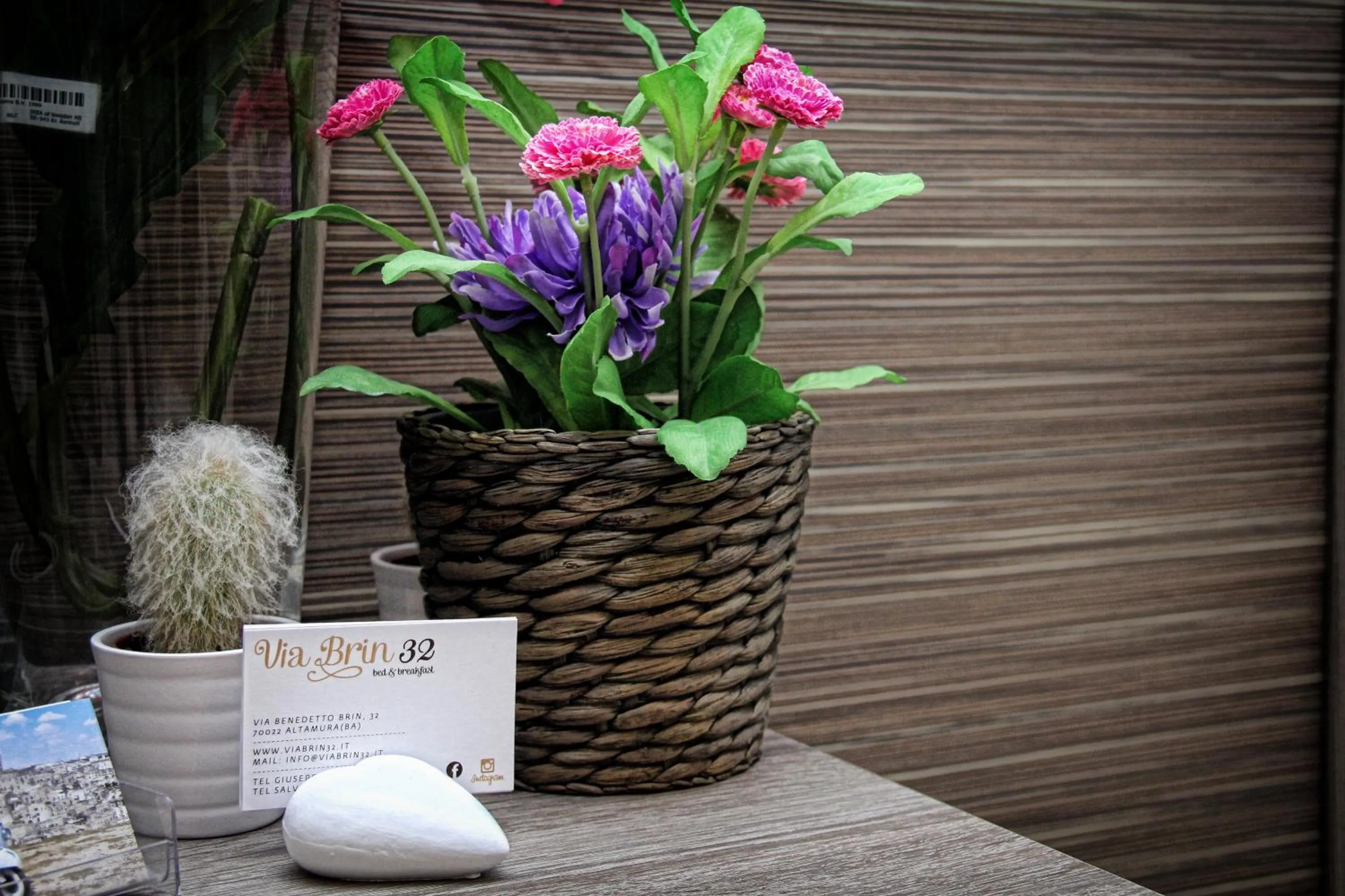 Decorative detail in B&B ViaBrin 32