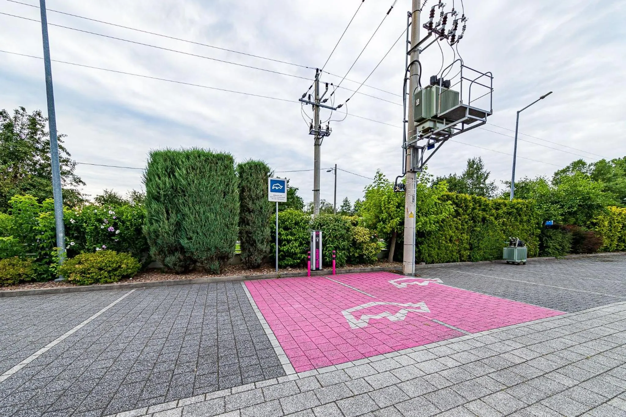 Parking in Hotel Fero Express POKOJE KLIMATYZOWANE AC