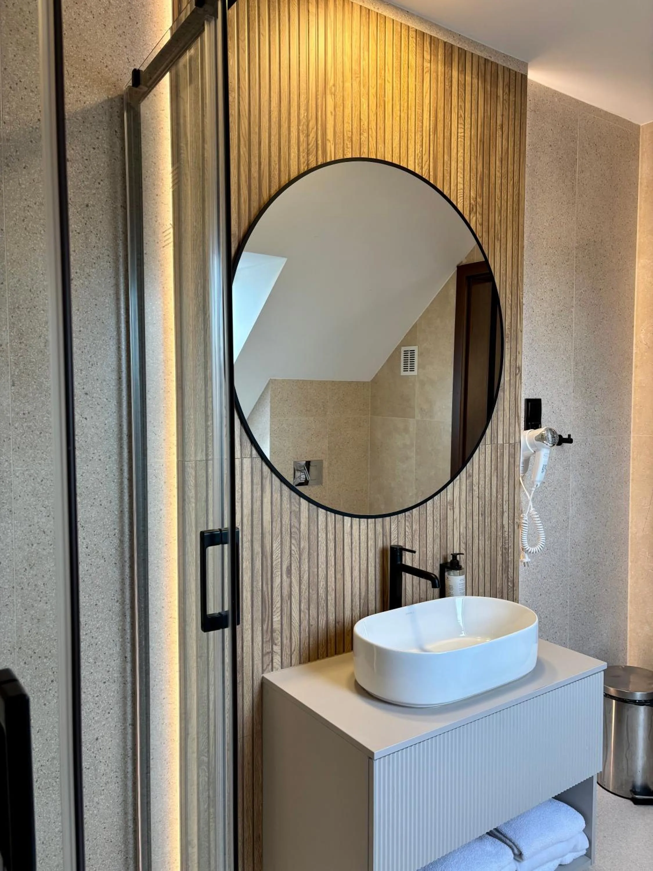 Hotel Fero Express POKOJE KLIMATYZOWANE AC