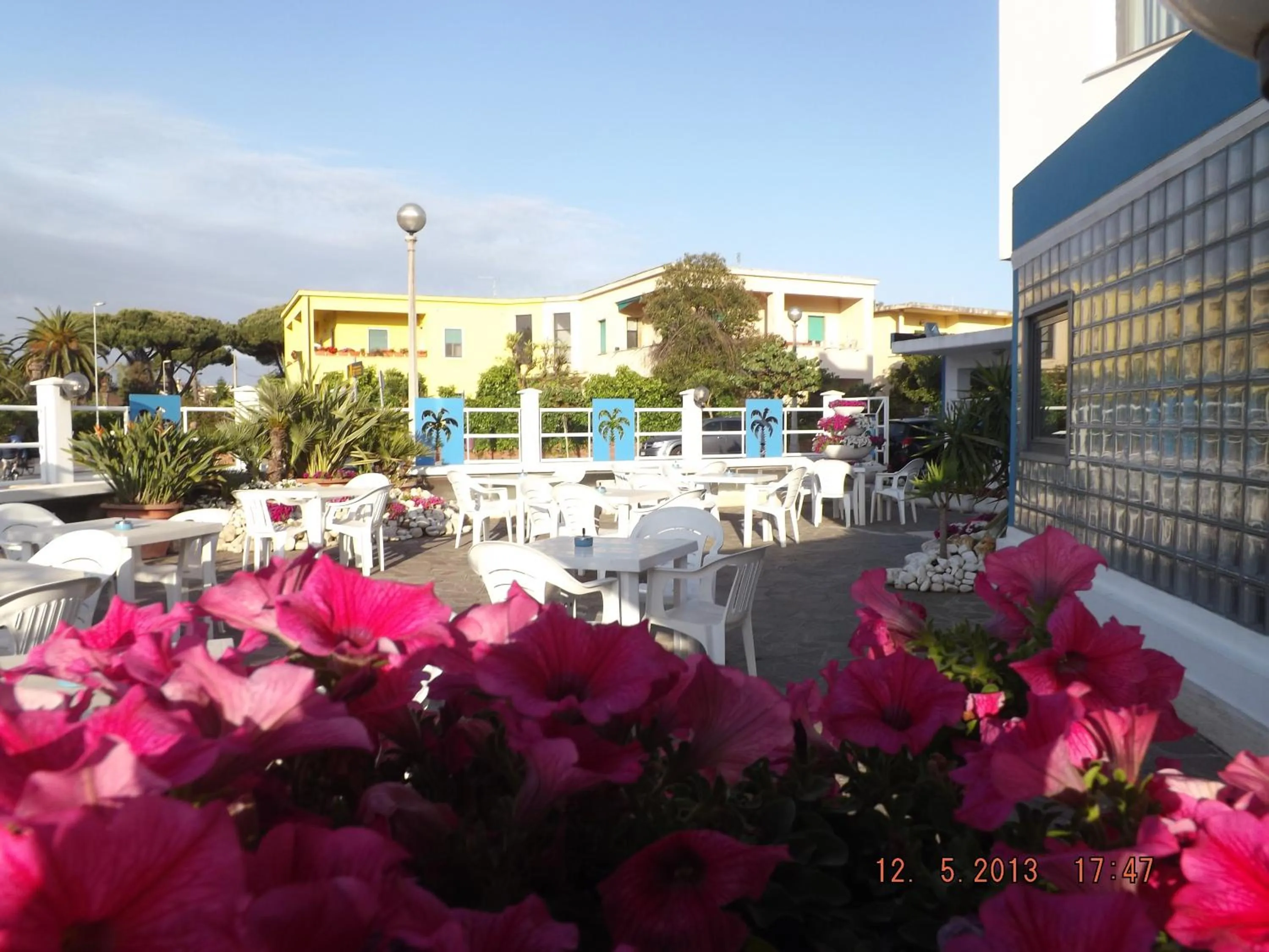 Facade/entrance in Hotel Le Palme