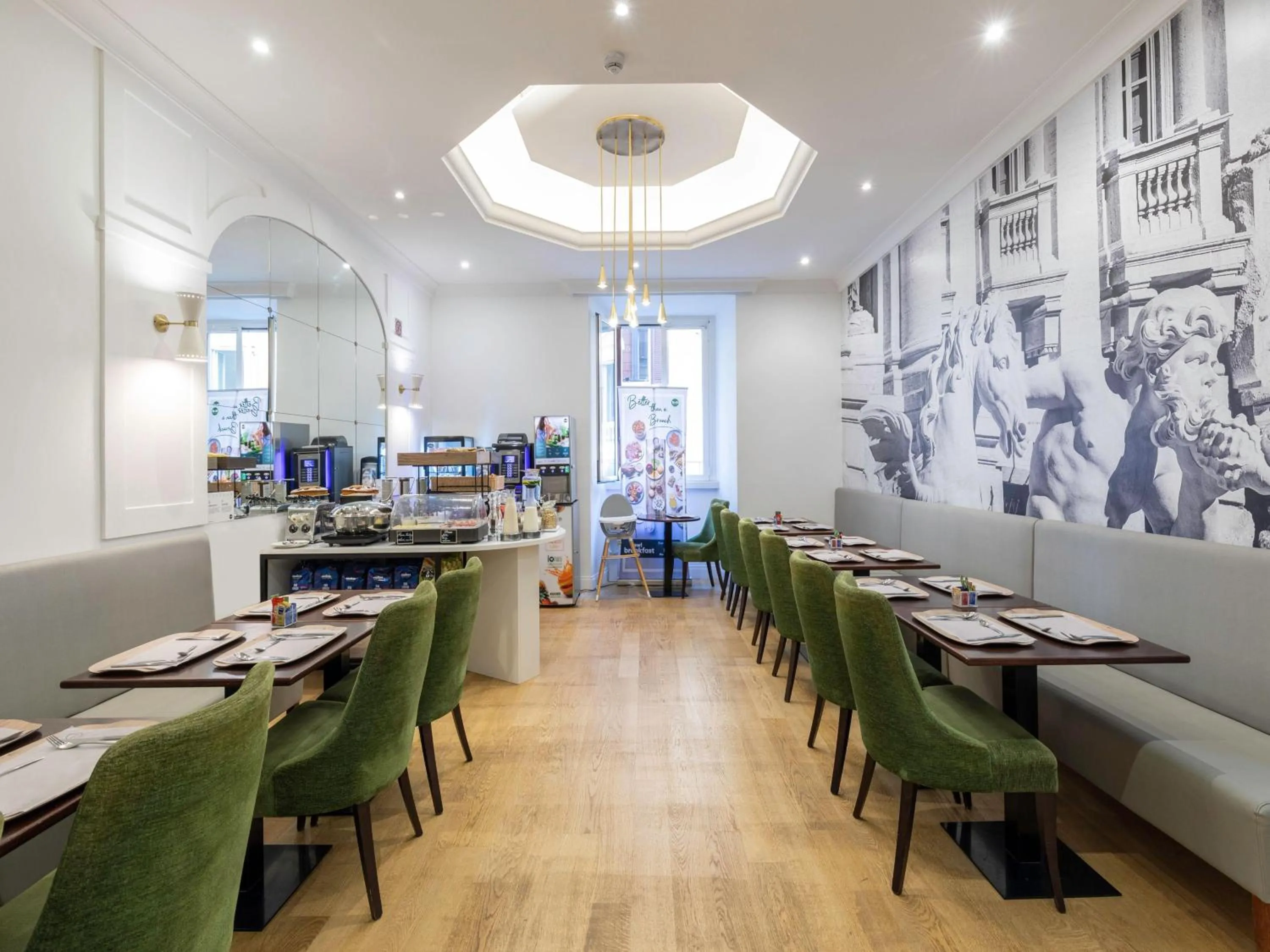 Restaurant/places to eat in B&B Hotel Roma Italia Viminale